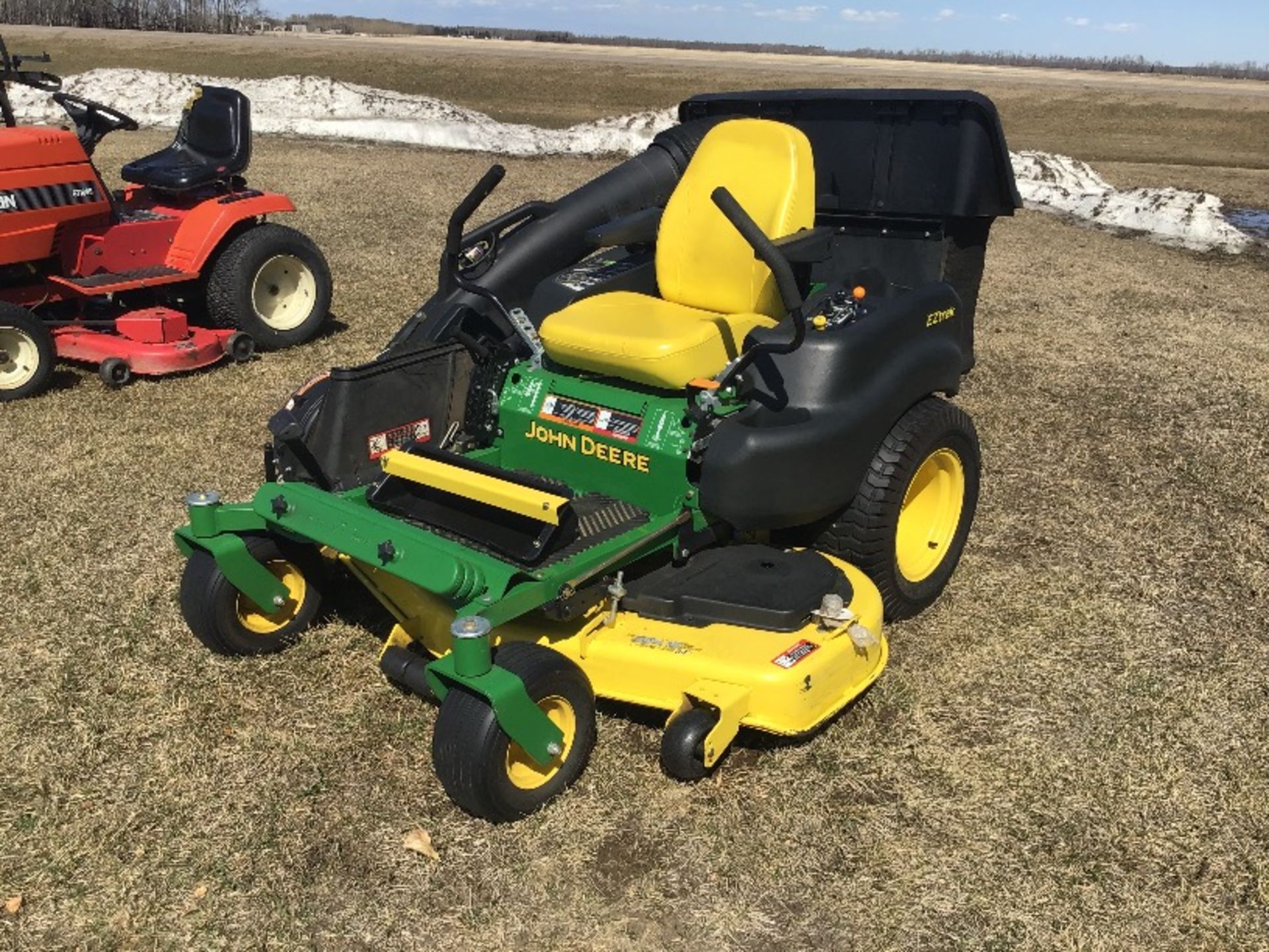 2014 John Deere Z655EZ Trak Zero Turn Lawn Mower - Image 2 of 8