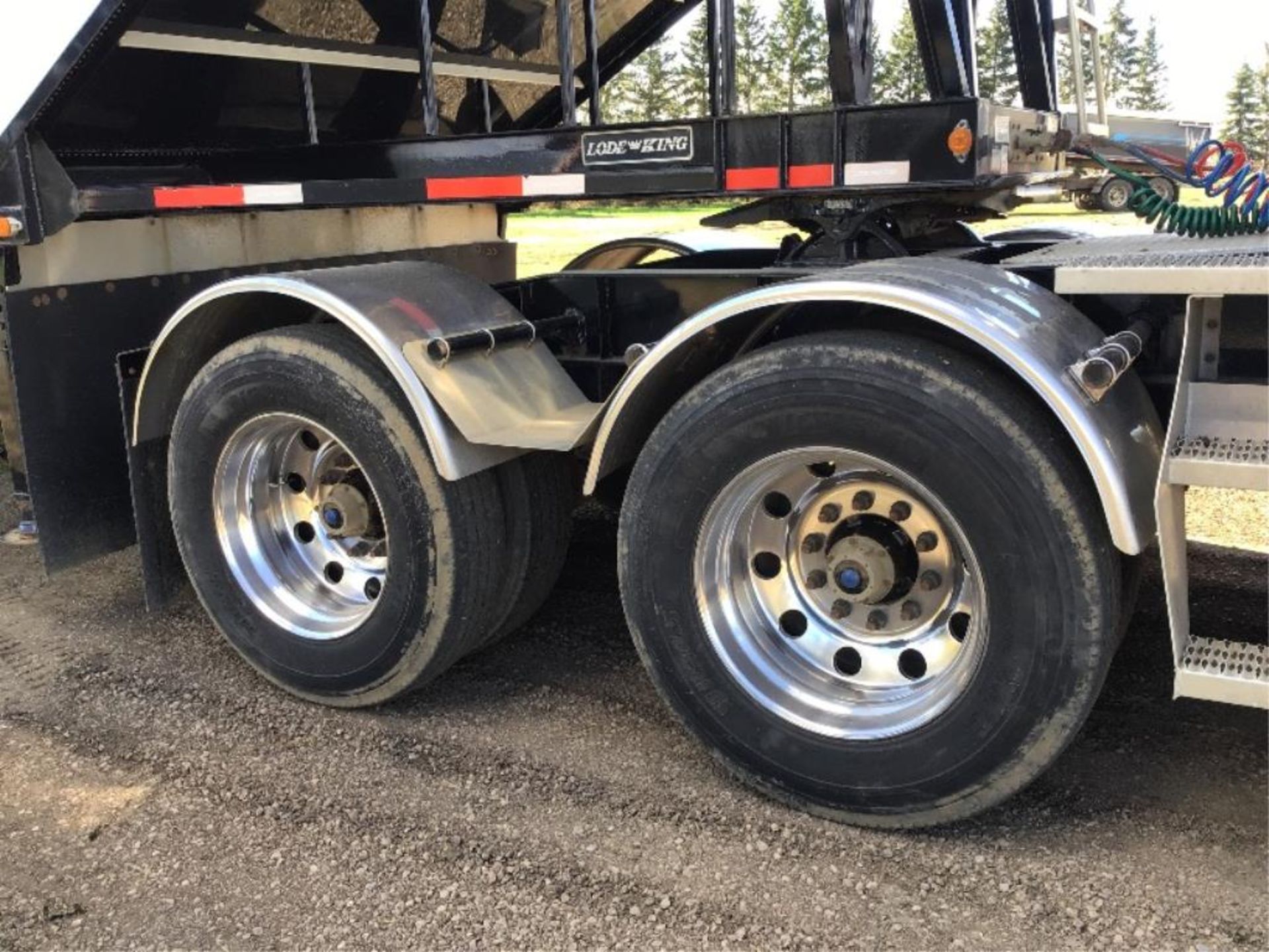 2017 Lode King Prestige Super-B Grain Trailers Dual Cranks, 24.5 Alumium wheels, Michels Roll Tarp - Image 9 of 11