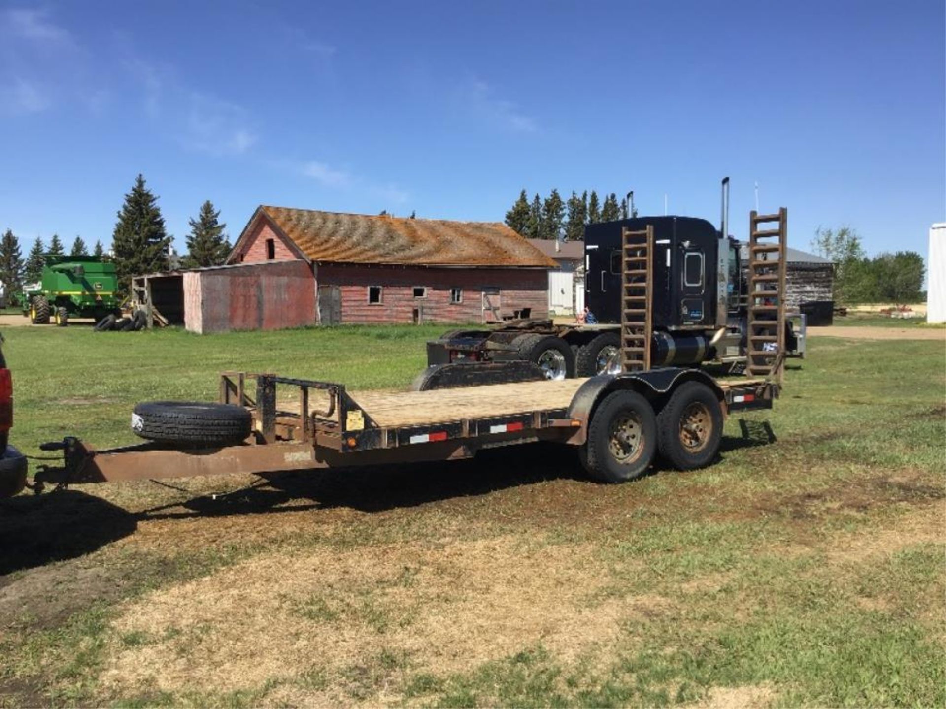 2007 16Ft T/A Car Hauler Trailer VIN# 4TGF1620271046247 spare tire, 7000lb axles, 235/80R16 Tires - Image 2 of 9