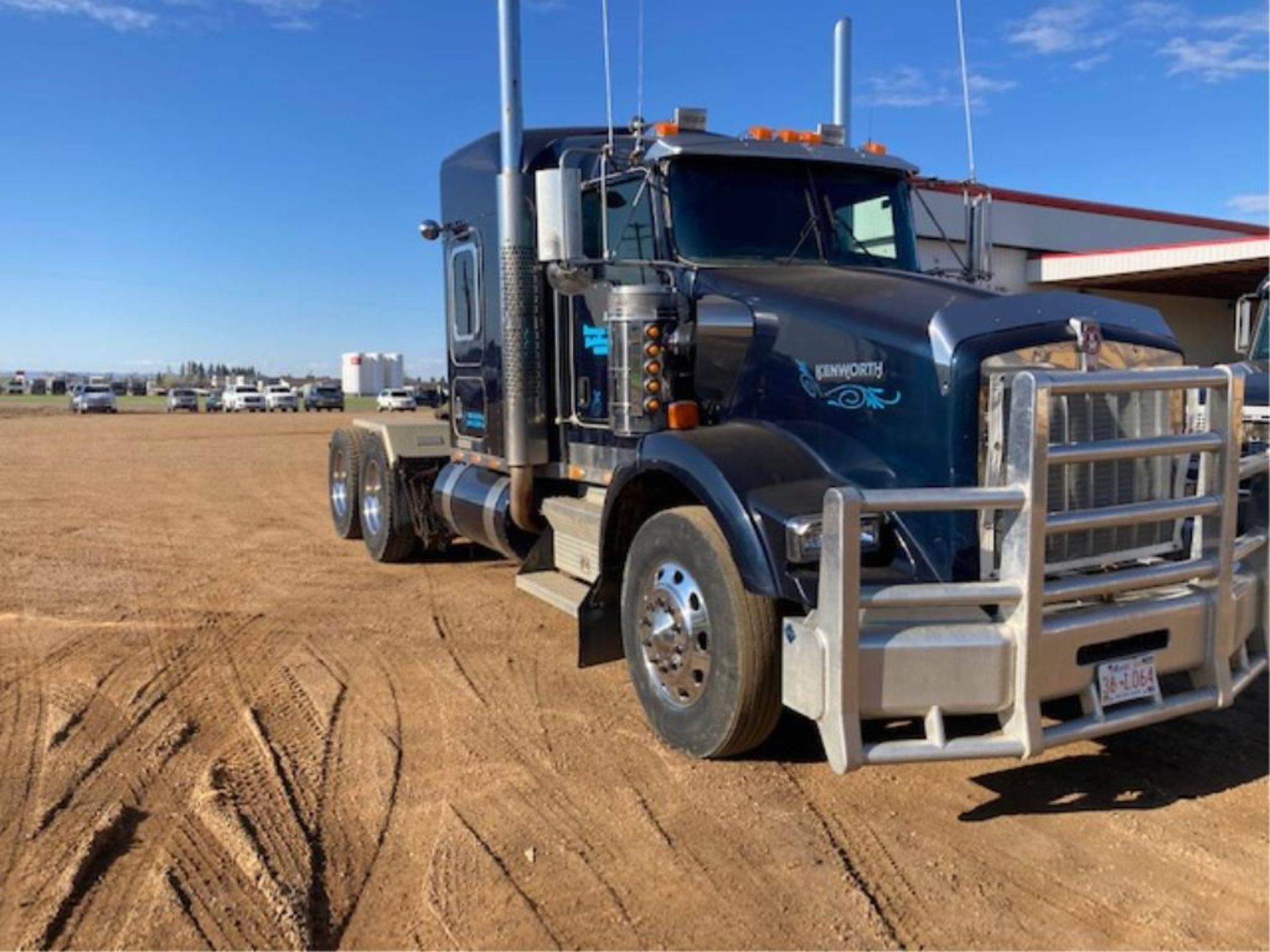 2003 T800 Kenworth T/A Truck Tractor VIN 1XDDB0X33R968144 Cat Eng, 18spd Trans, 1,213,549km, 8-Bag - Image 8 of 16