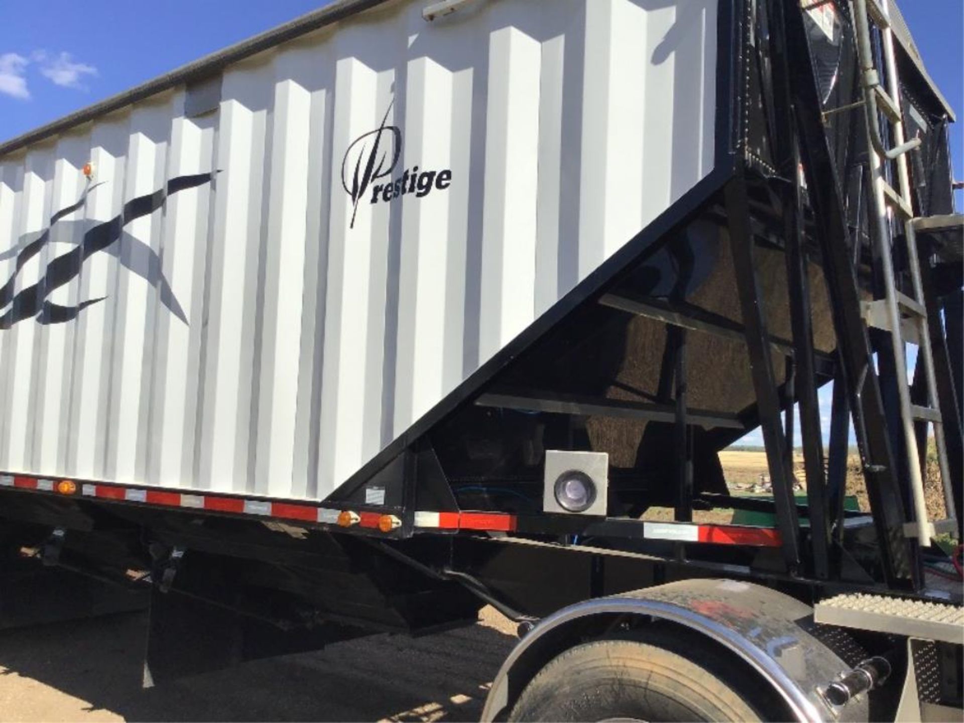 2017 Lode King Prestige Super-B Grain Trailers Dual Cranks, 24.5 Alumium wheels, Michels Roll Tarp - Image 3 of 11