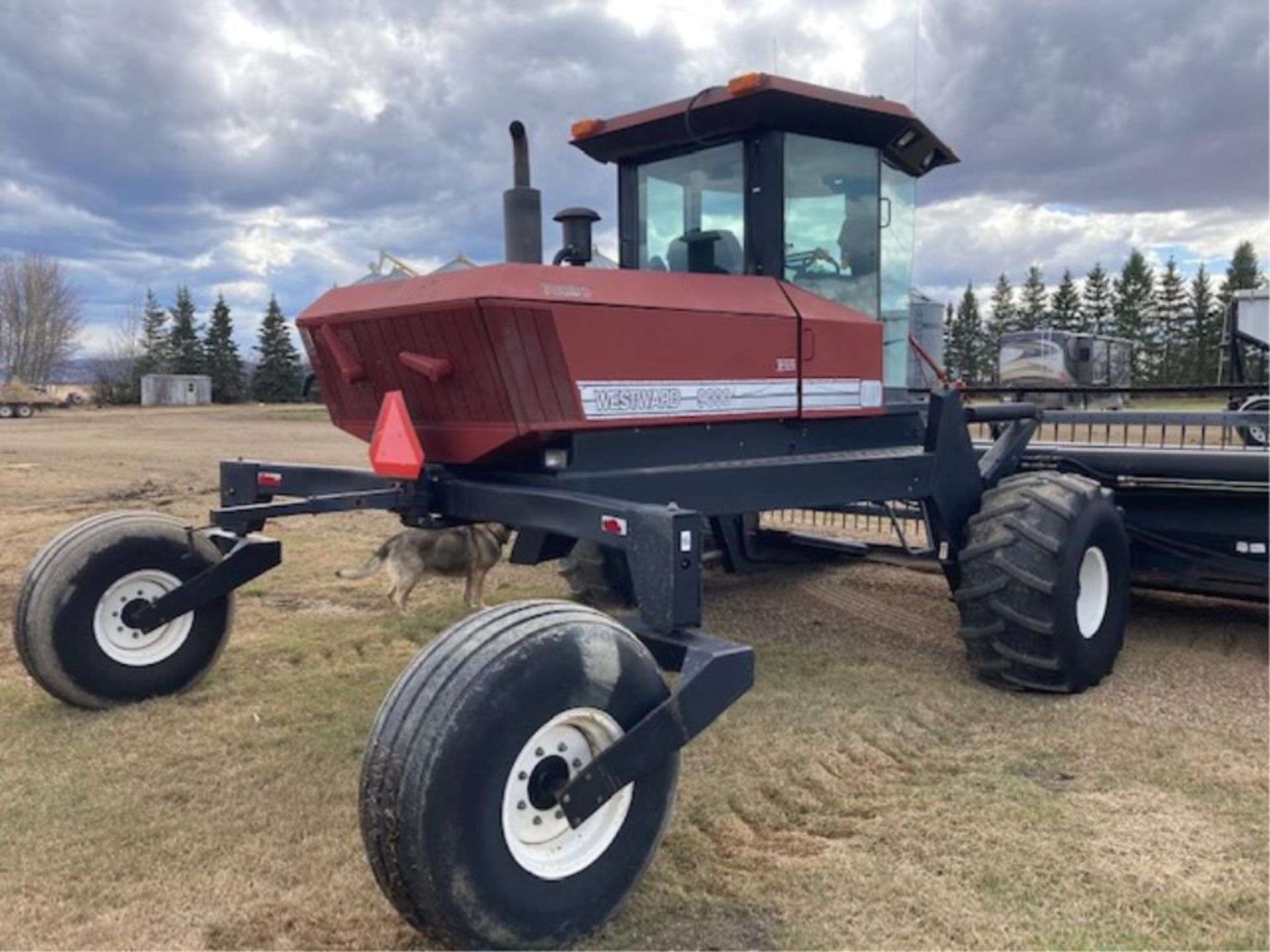 1993 Westward 9000 25Ft Swather w/960 Macdon Headr s/n 83602-93 Header s/n 80415 3541hrs - Image 3 of 4