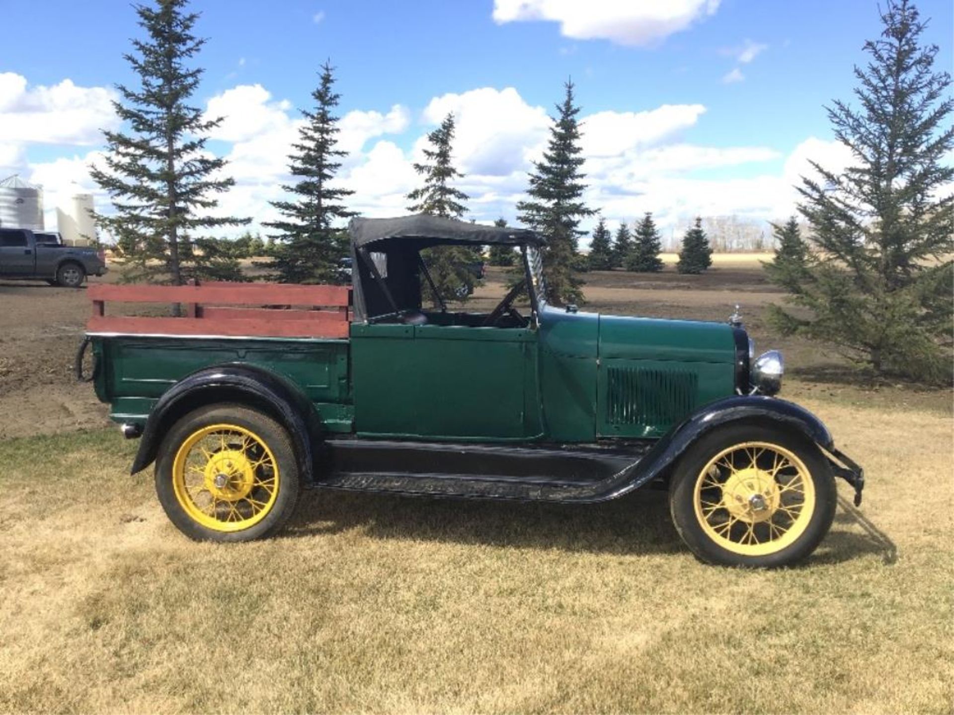 "1928 Model A Ford Nicely Restored Unit that (Runs & Drives)