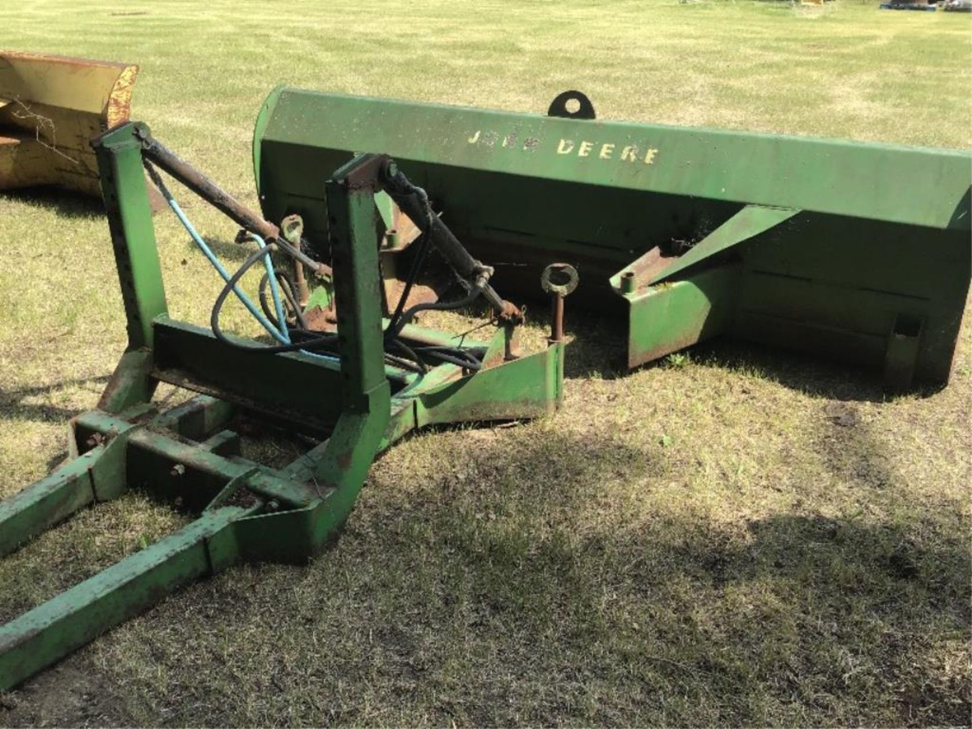 John Deere Tractor Mount 10Ft Dozer Blade - Image 2 of 3