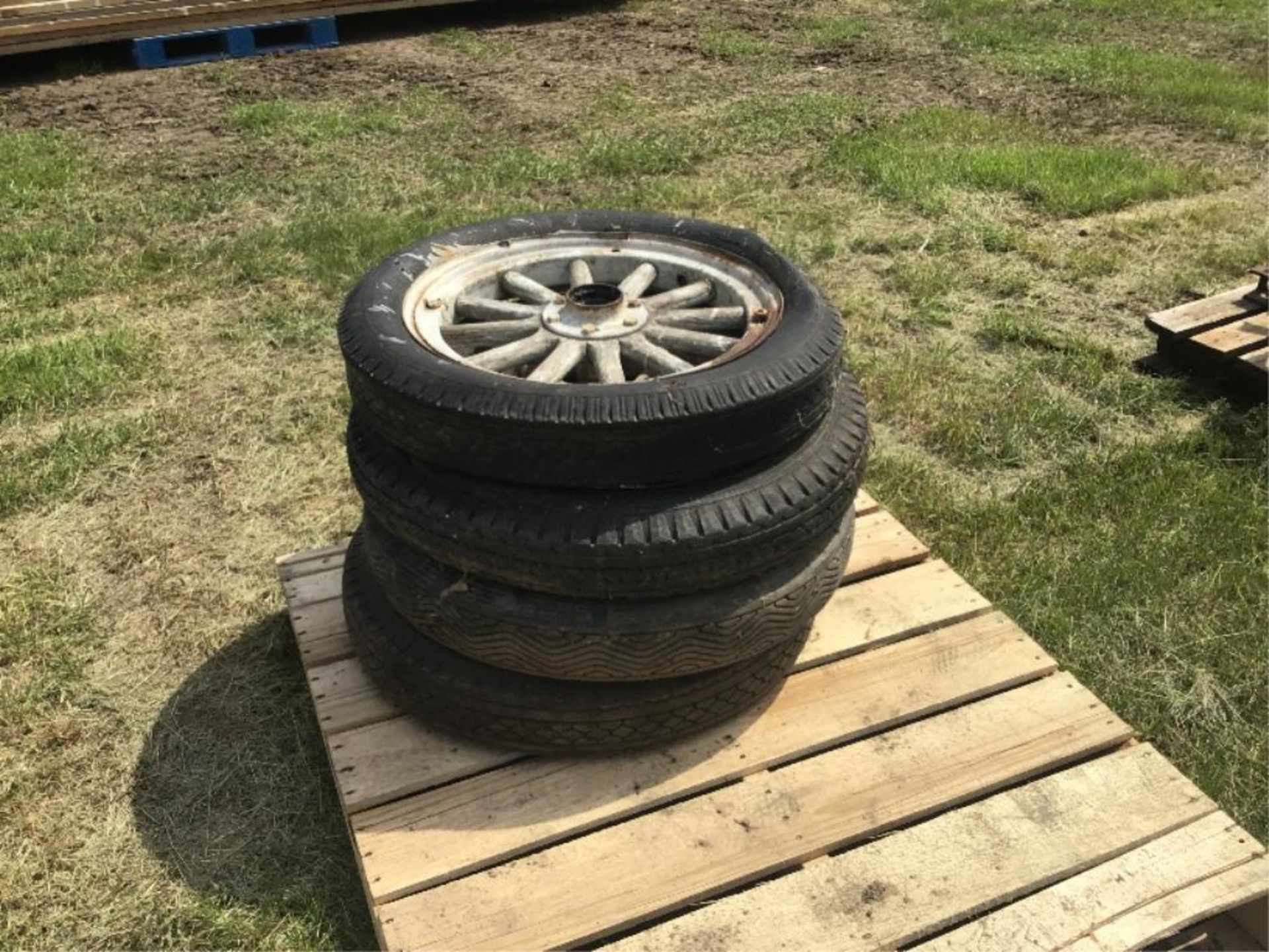 Wooden Spoked Buggy Wheels