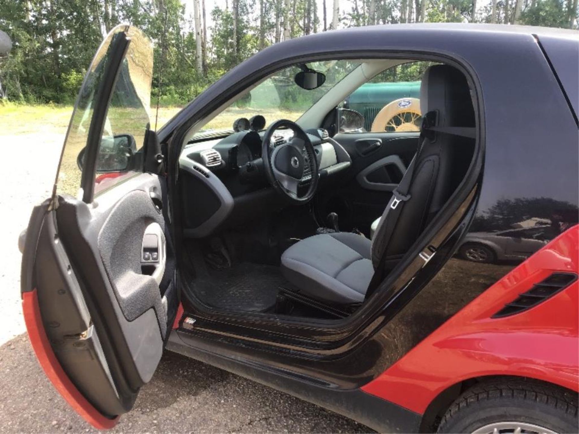 2010 Fortwo 2-Door Smart Car VIN WMEEJ3BA6AK408956 66,525km Auto Trans VIN WMEEJ3BA6AK408956 66, - Image 10 of 12