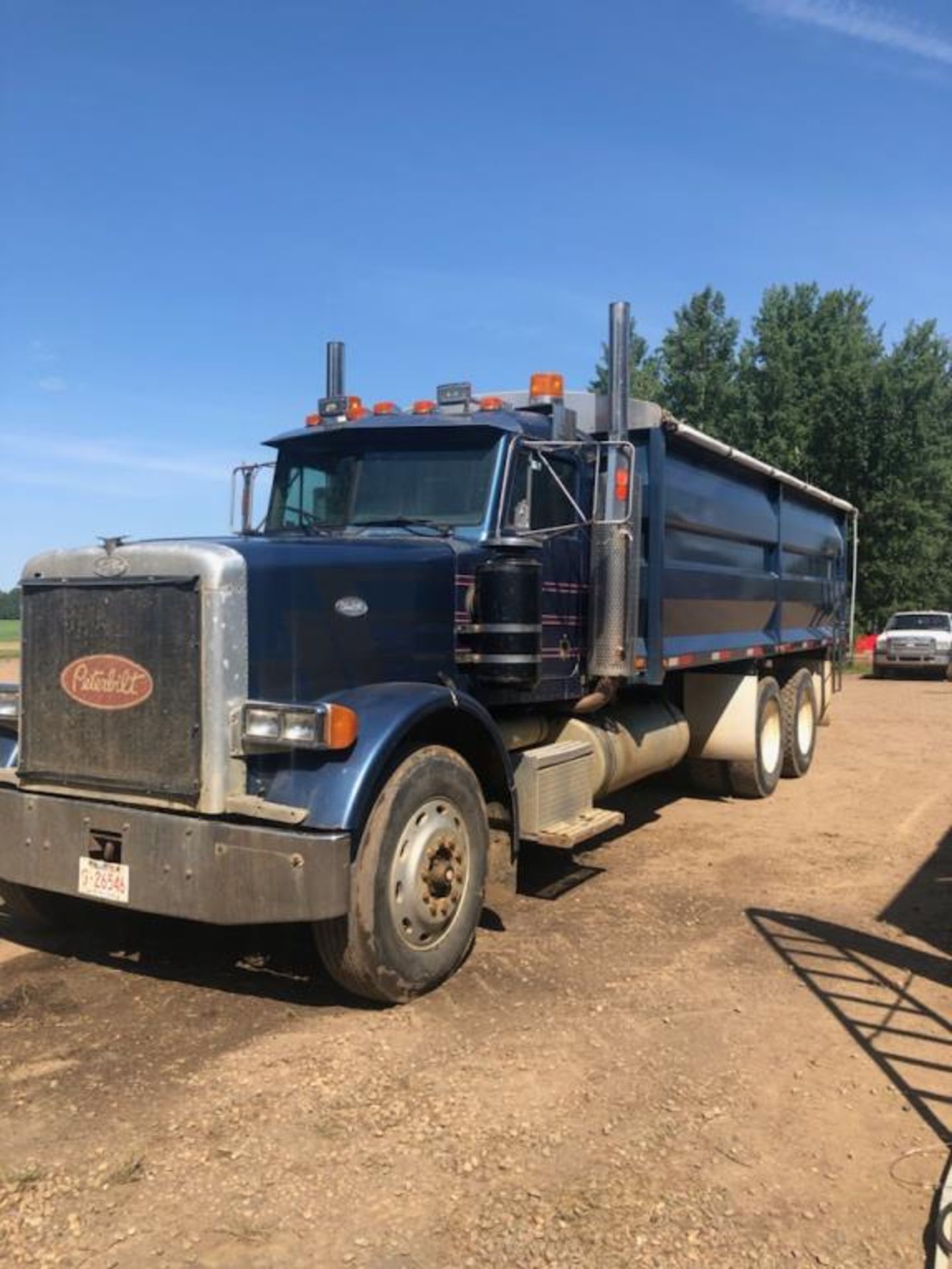 1990 Peterbilt T/A Grain Truck VIN 1XPADB0X4LN287415 425 cat, 18 spd, 46rr, 20Ft Steel Box &