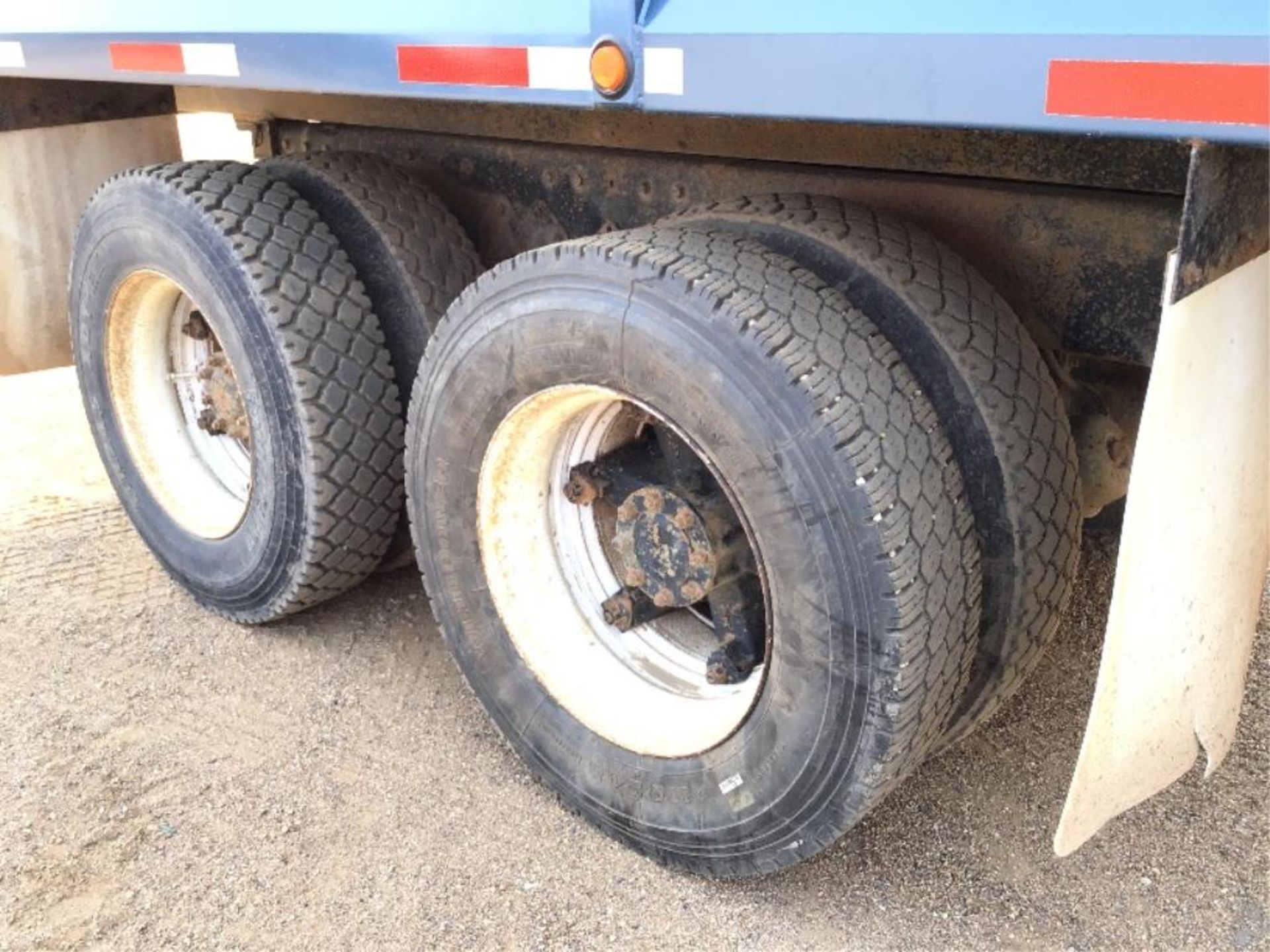 1990 Peterbilt T/A Grain Truck VIN 1XPADB0X4LN287415 425 cat, 18 spd, 46rr, 20Ft Steel Box & - Image 7 of 27