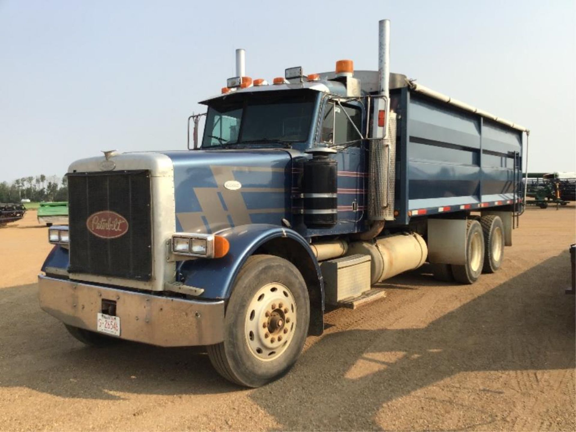 1990 Peterbilt T/A Grain Truck VIN 1XPADB0X4LN287415 425 cat, 18 spd, 46rr, 20Ft Steel Box & - Image 2 of 27