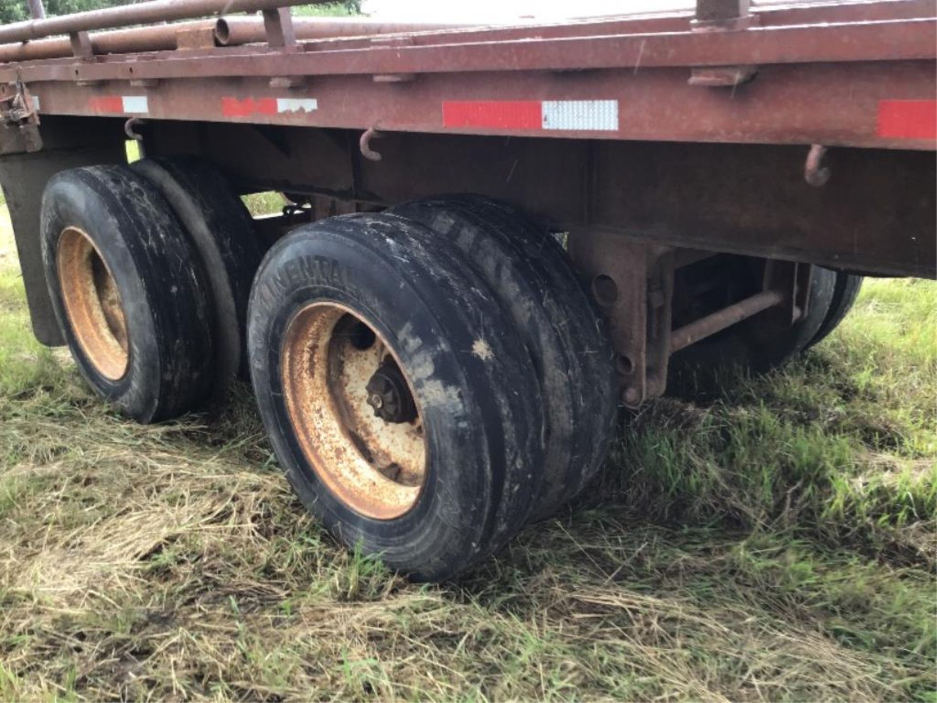 B-Train Round-Bale Bale-Hauler Trailer Sprin Ride Susp, 11R24.5 Tires - Image 6 of 17