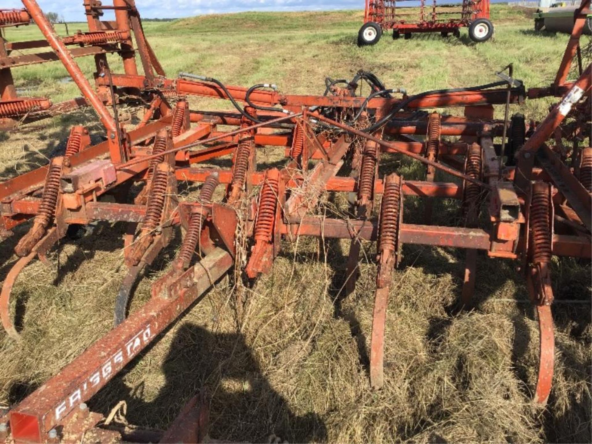 31Ft Friggstad Cultivator 7in spacing, 8in sweeps - Image 5 of 8