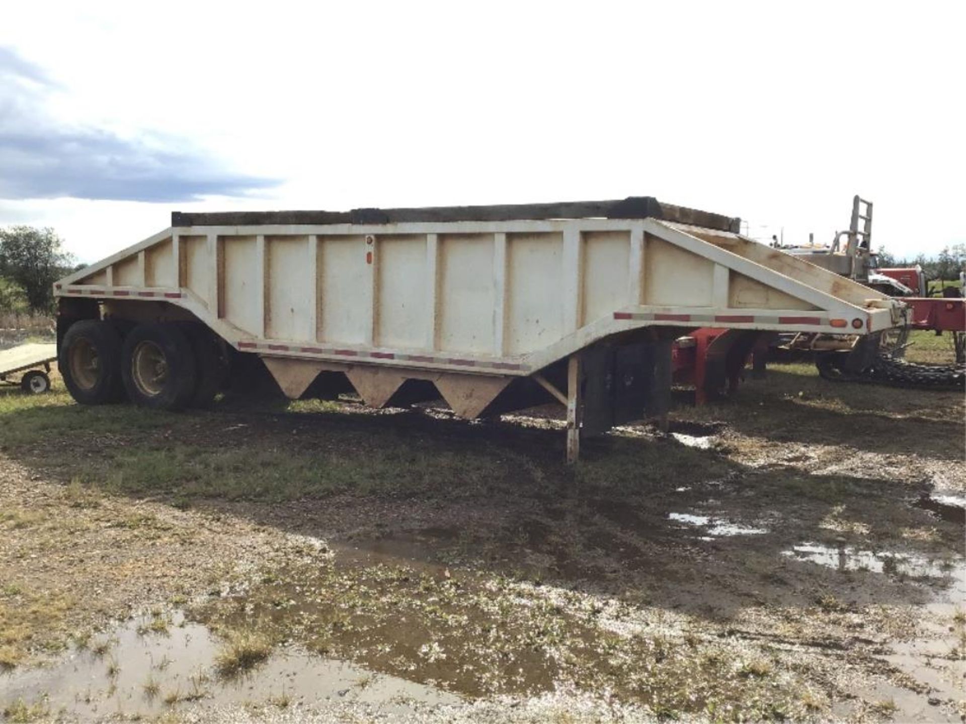 1980 Arnes T/A Belly Dump Gravel Trailer VIN AR803688 Spring Susp