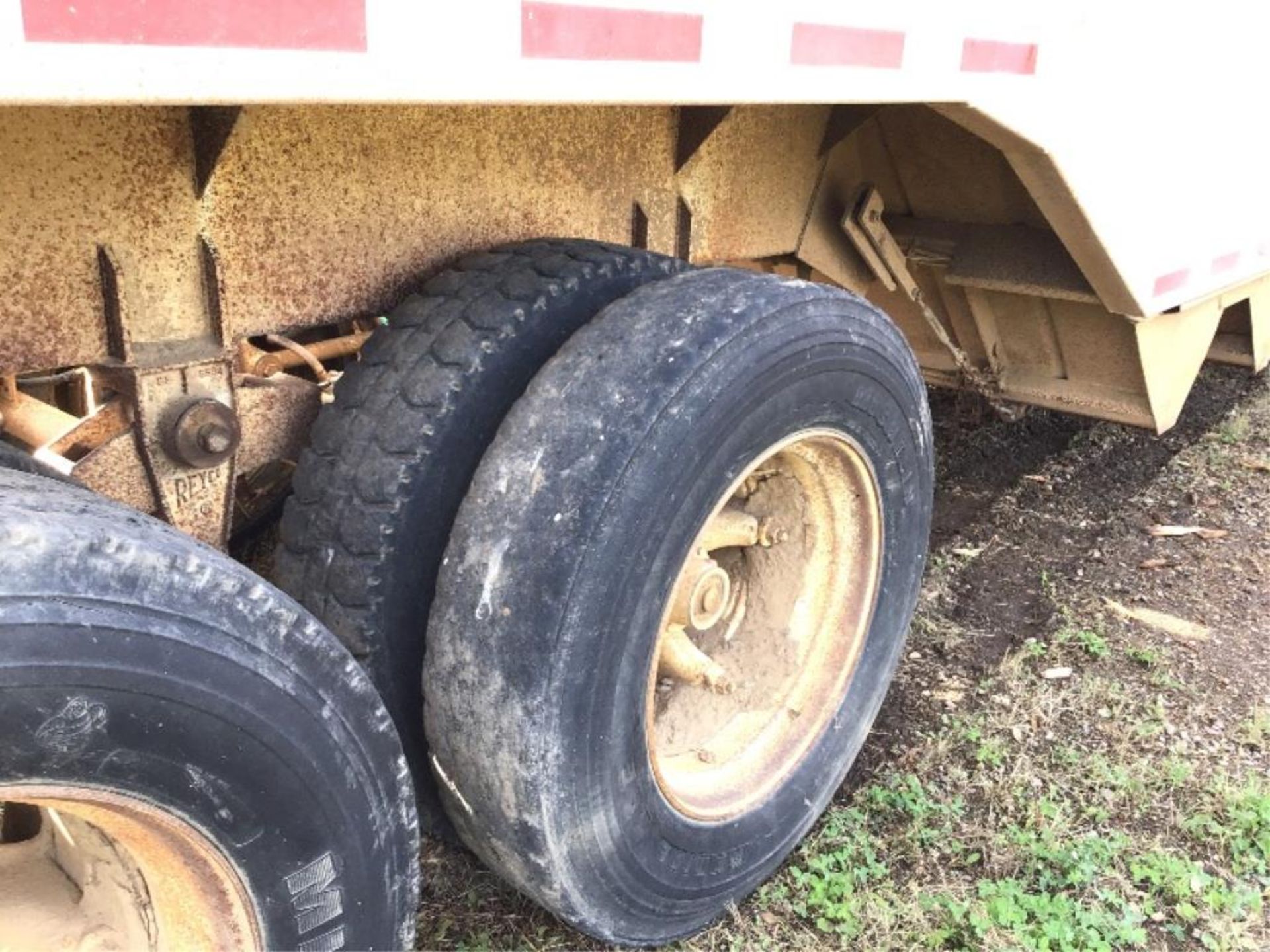 1980 Arnes T/A Belly Dump Gravel Trailer VIN AR803688 Spring Susp - Image 4 of 10