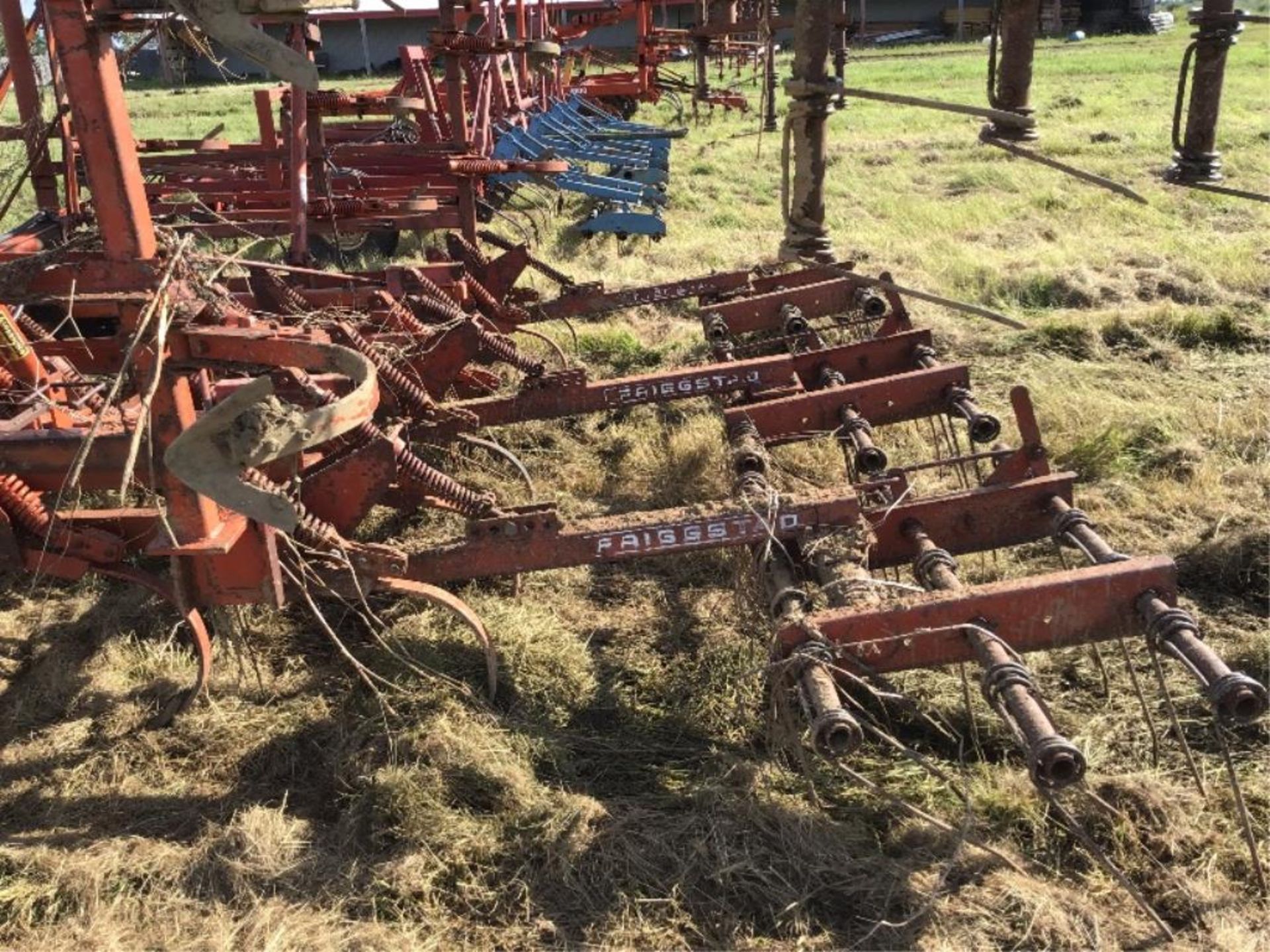 31Ft Friggstad Cultivator 7in spacing, 8in sweeps - Image 7 of 8