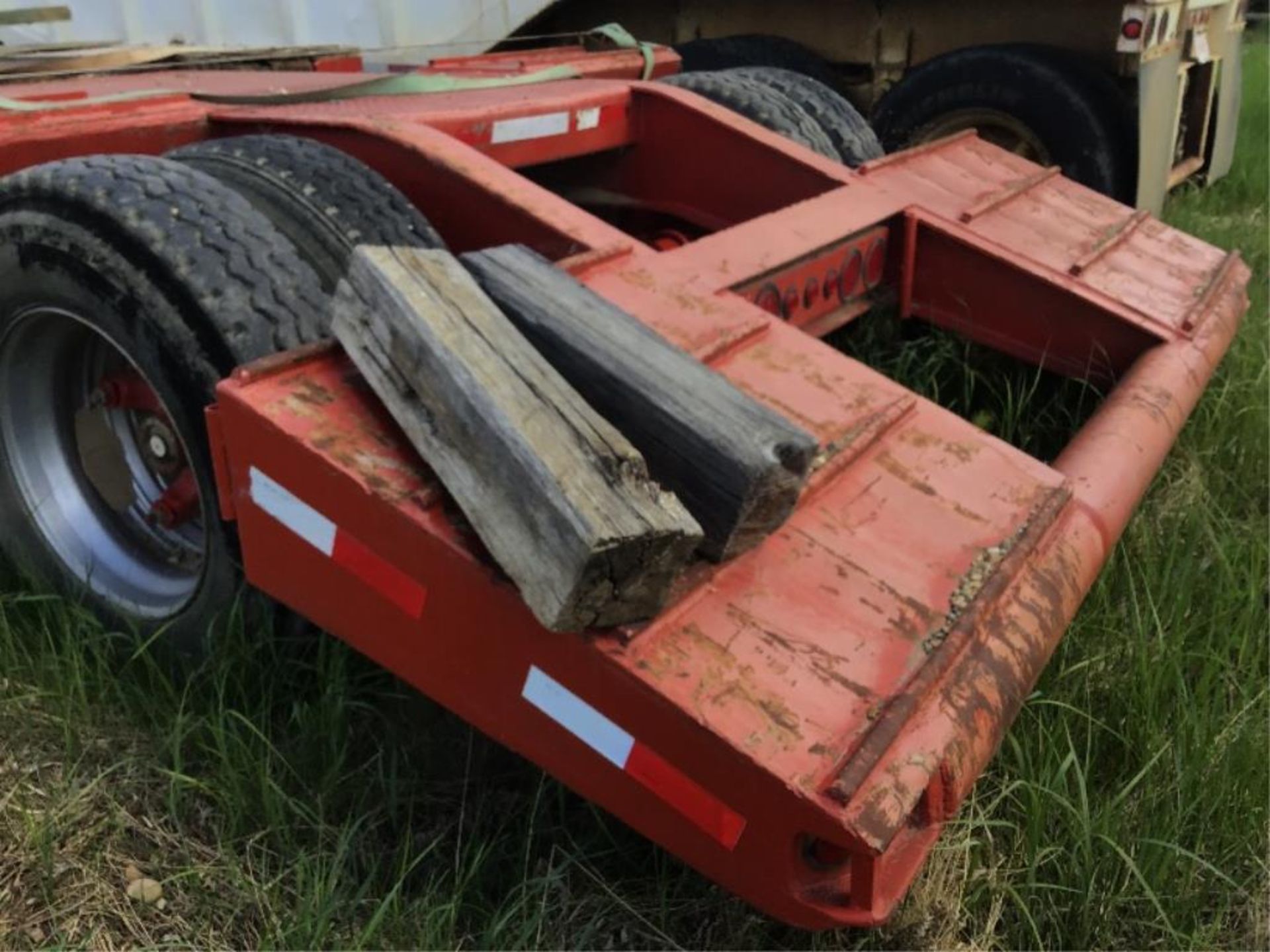 1979 Columbia 40-Ton T/A 40Ft Low Bed Trailer VIN ROL7498809 11R22.5 Tires, Spring Susp, 10Ft Wide - Image 6 of 7