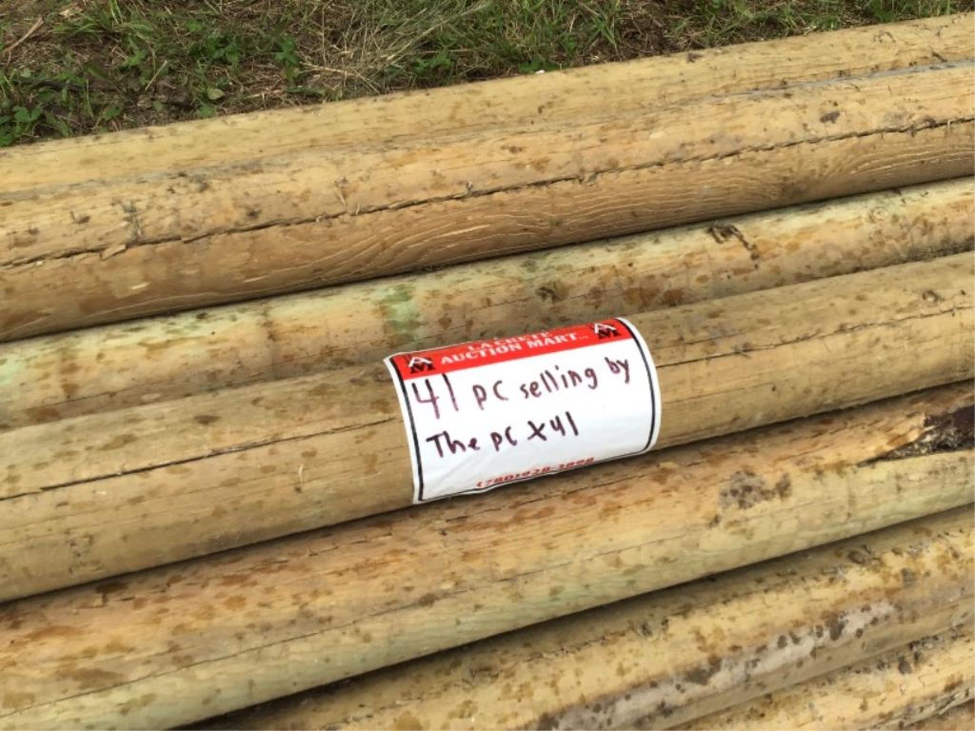 40pc of 3.5in X 7Ft Fence Posts Selling by the pc X 40. - Image 2 of 2