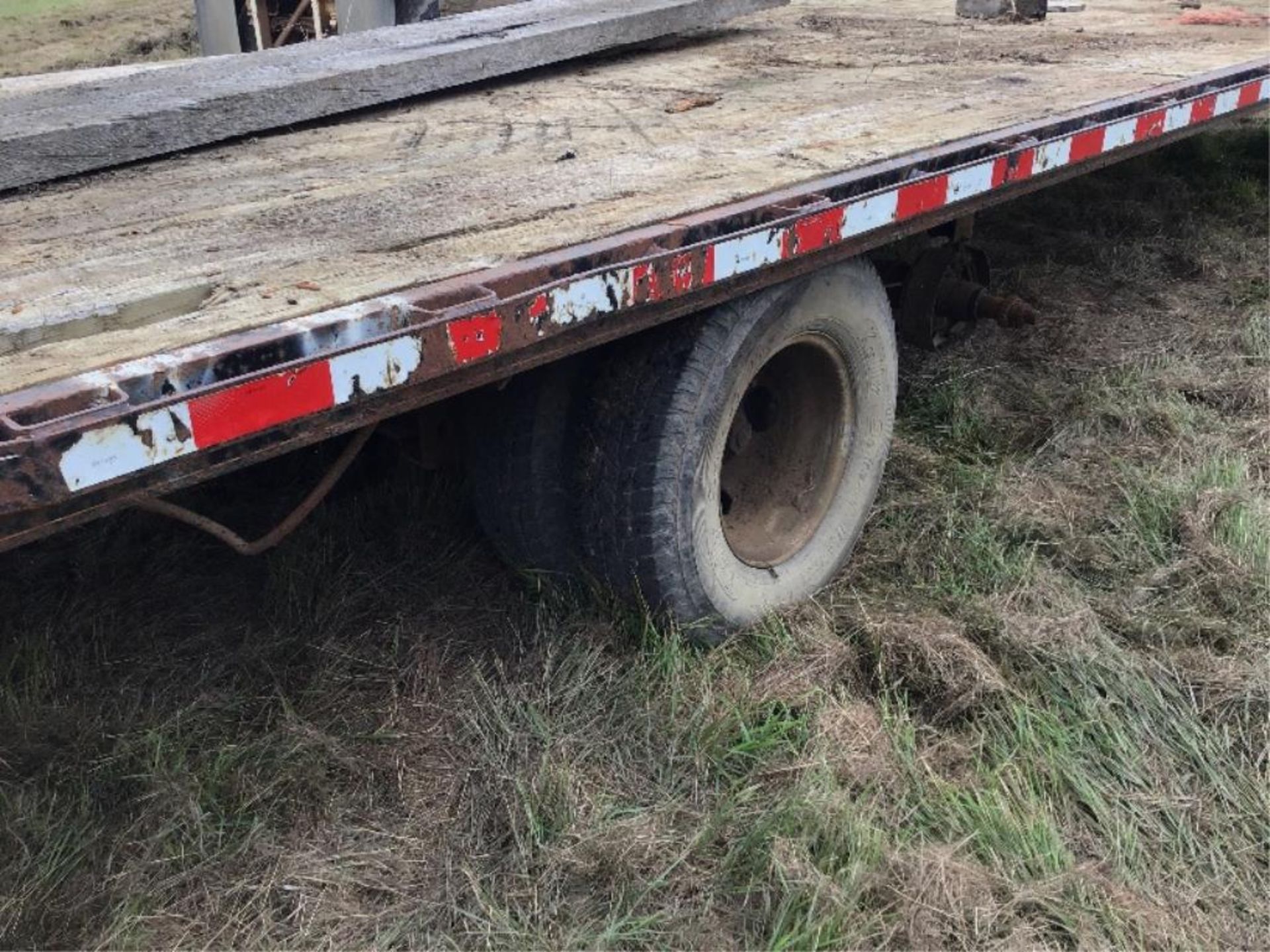 30Ft Trailtech T/A Dually Gooseneck Trailer Axles Needs repair. - Image 6 of 8