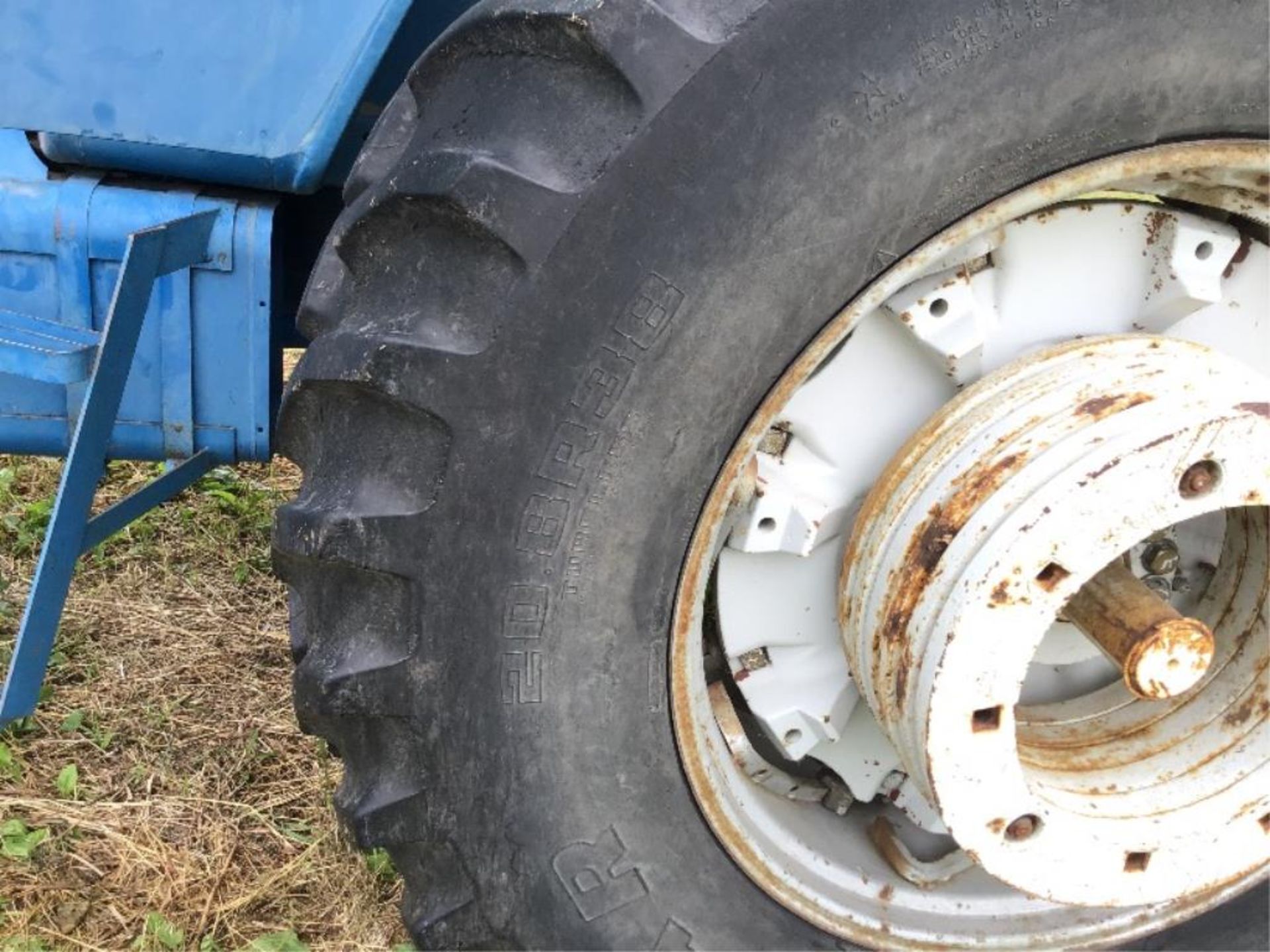 1983 Ford TW-35 MFWD Tractor Rear Wheel Weights, 190hp, 20.8R38 rr, 14.9-28fr, 3 hyd, 1000PTO, 5011h - Image 5 of 16