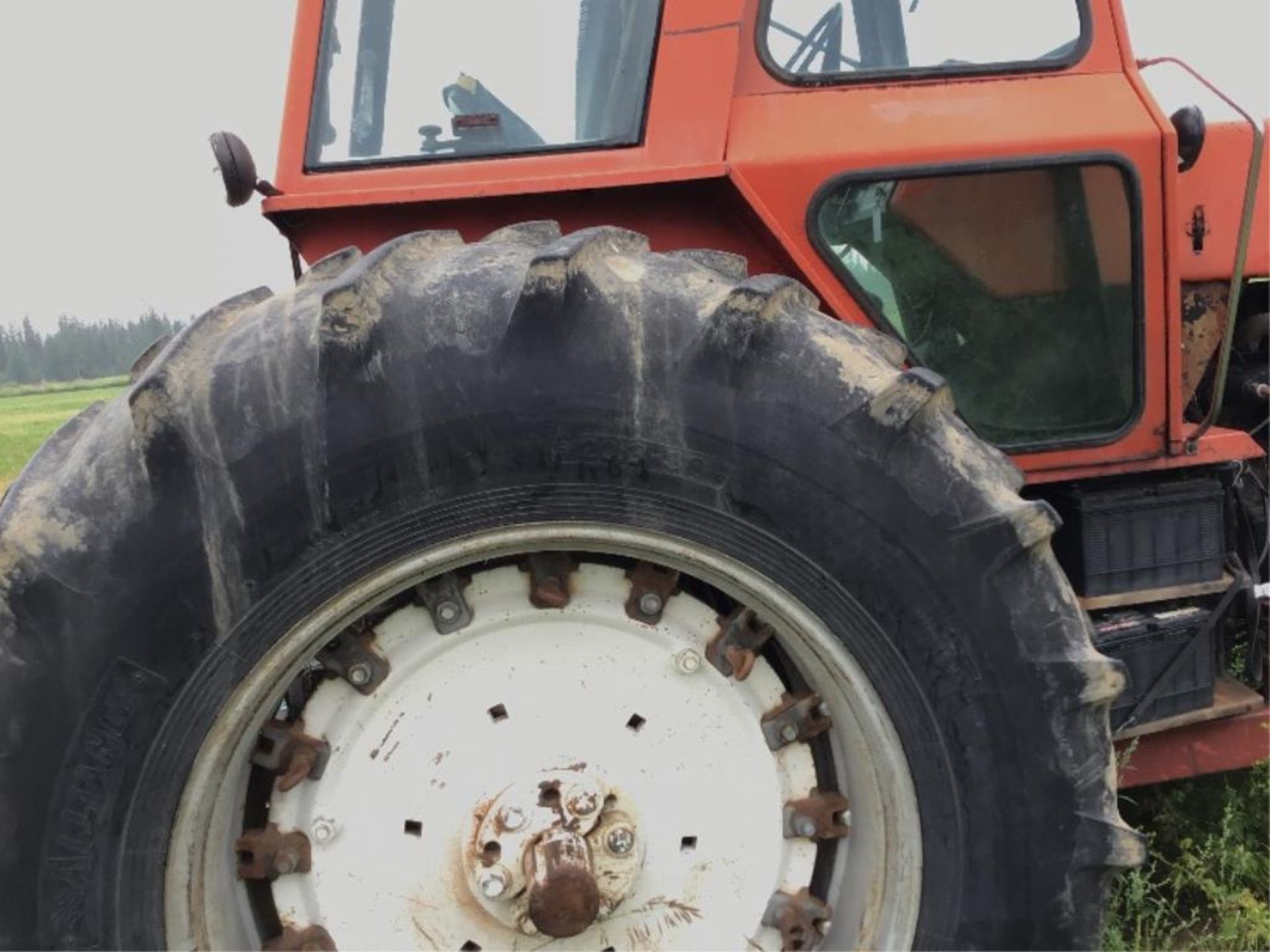 Allis Chalmers 7045 2wd Tractor 173hp 6cyl Eng, 20.8-38rr, 3 rear hyd, 3472hrs. (Not a running Tract - Image 2 of 11