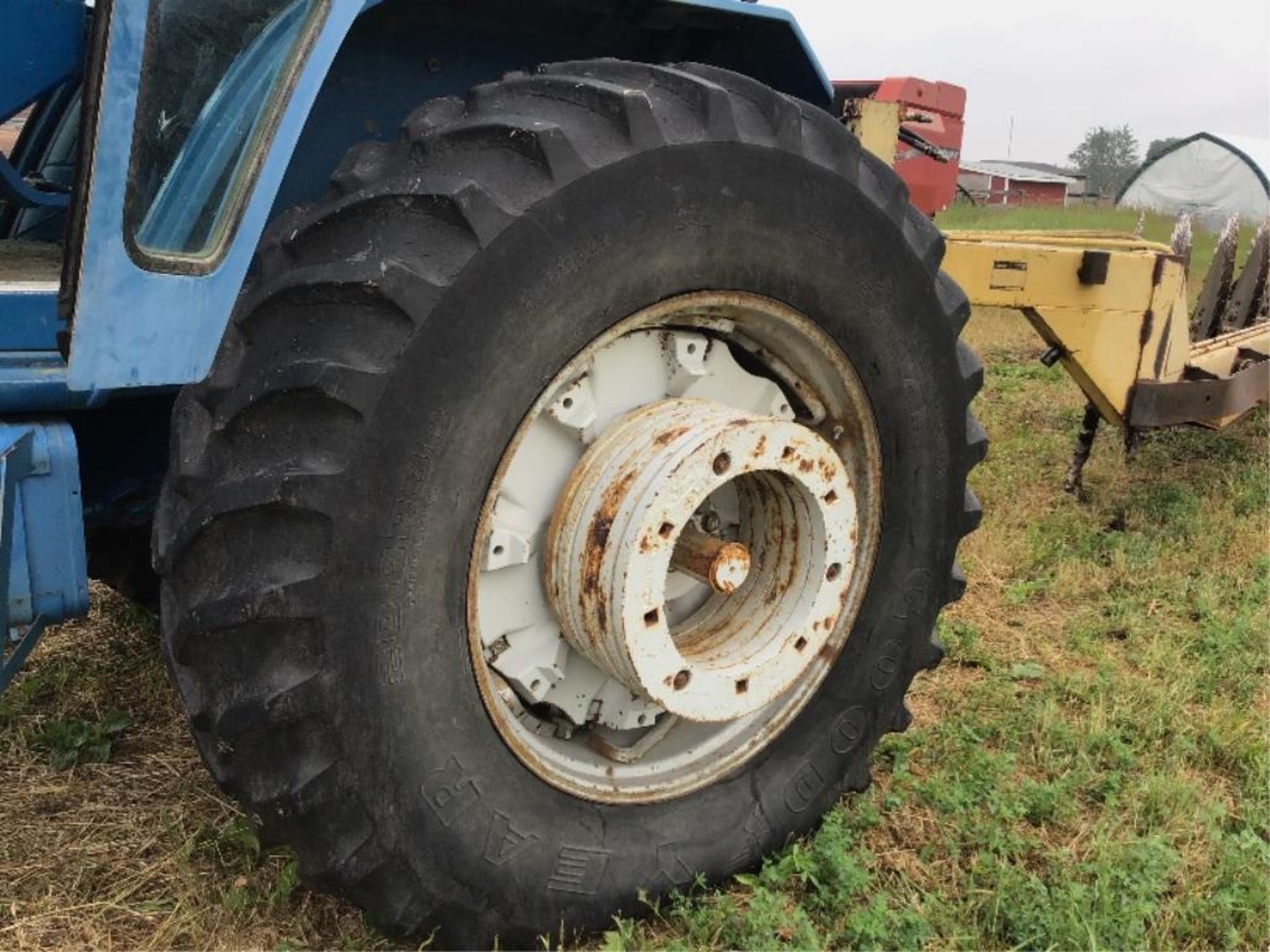 1983 Ford TW-35 MFWD Tractor Rear Wheel Weights, 190hp, 20.8R38 rr, 14.9-28fr, 3 hyd, 1000PTO, 5011h - Image 4 of 16