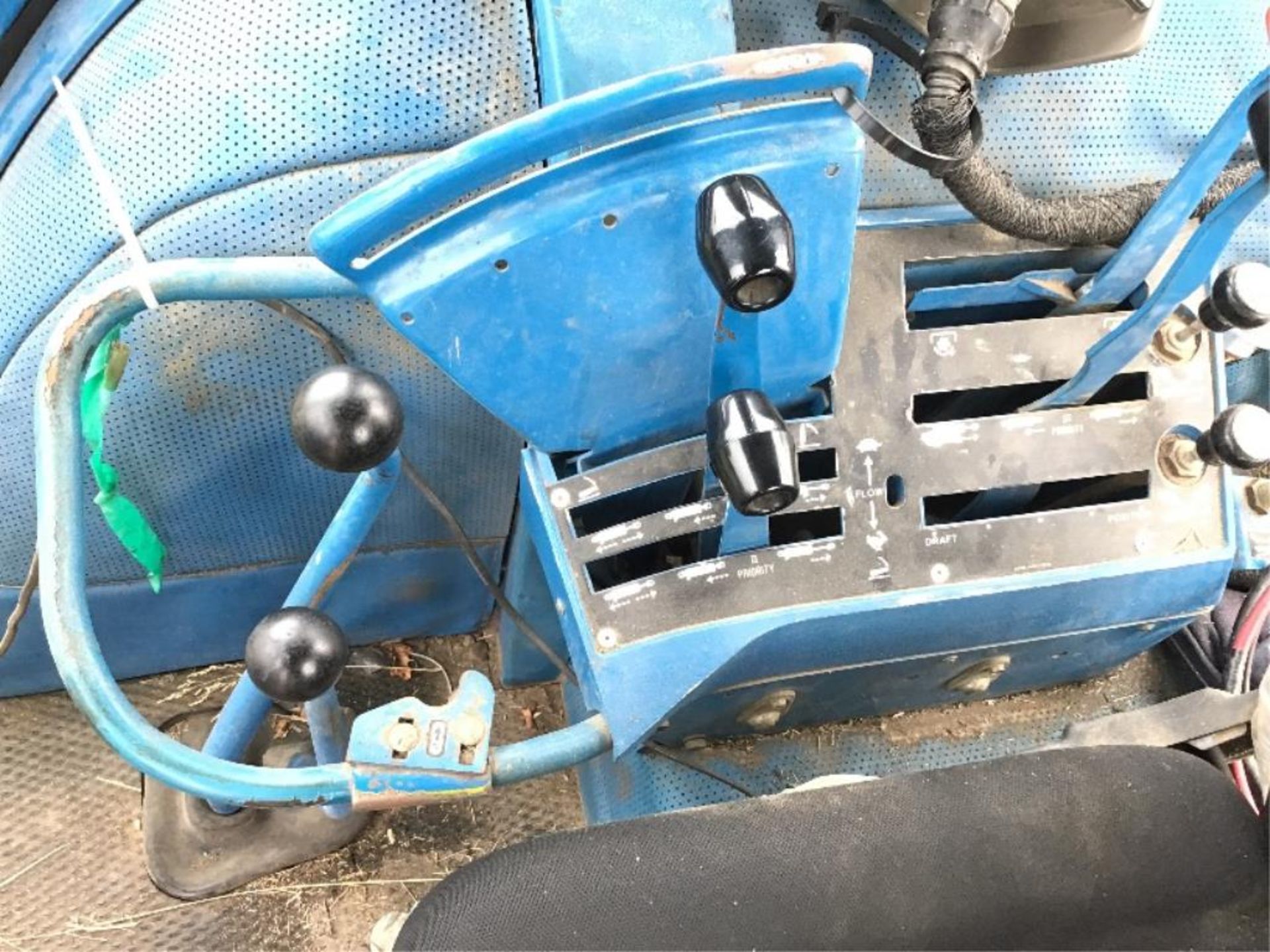 1983 Ford TW-35 MFWD Tractor Rear Wheel Weights, 190hp, 20.8R38 rr, 14.9-28fr, 3 hyd, 1000PTO, 5011h - Image 11 of 16