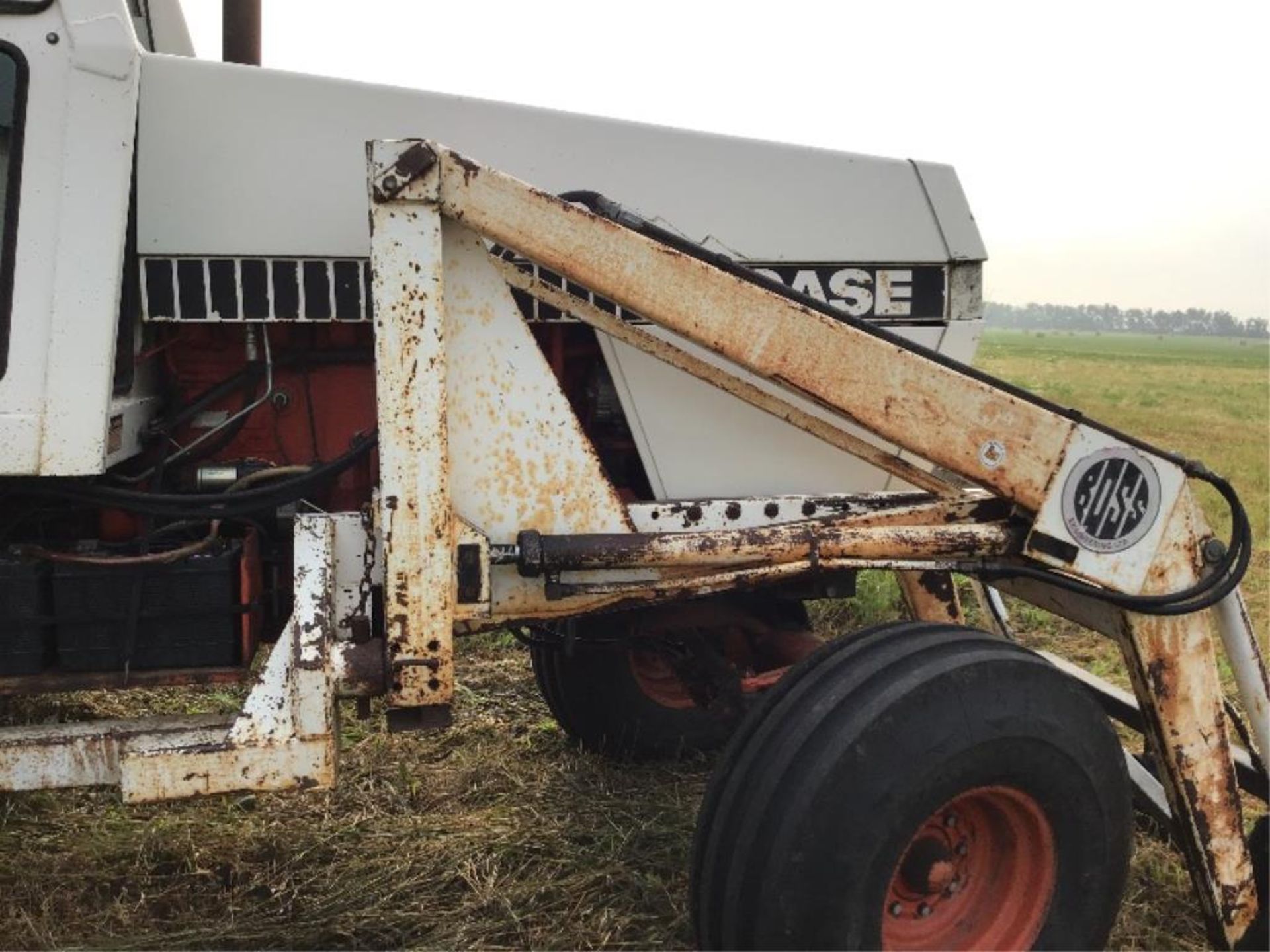 1982 Case 2290 2wd Tractor w/Boss FEL 18.4-38rr Duals, 2-rr Hyd, 8042hrs, 12spd Partial Powershift T - Image 2 of 12