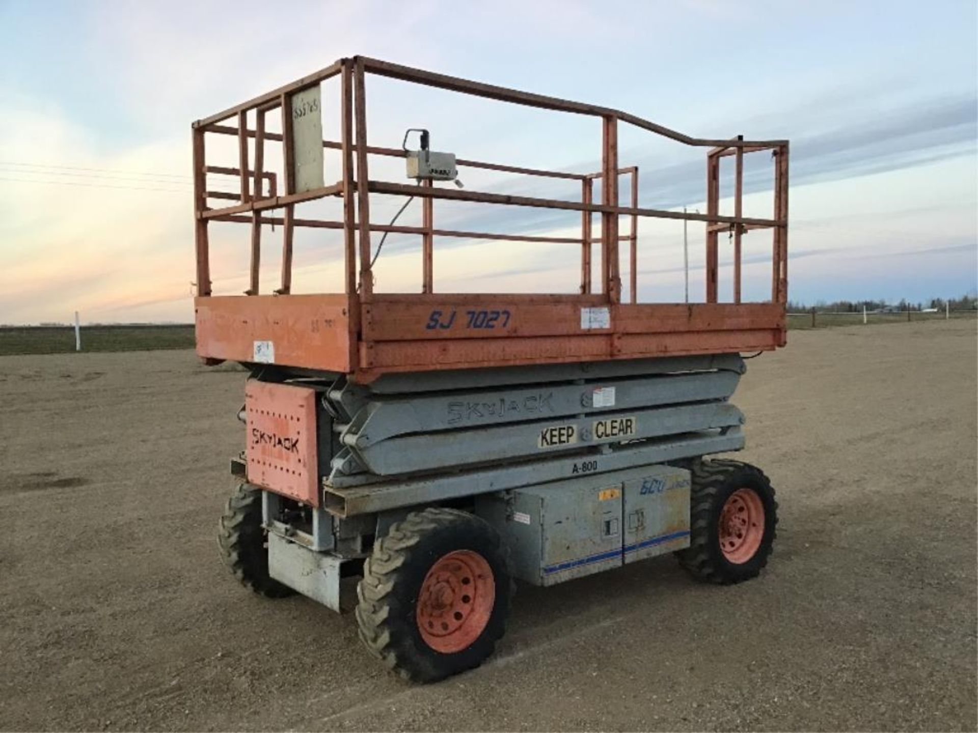 1994 Skyjack SJ 7027 600 Series Scissor Lift Low Speed Only, 27Ft Lift, s/n 30094