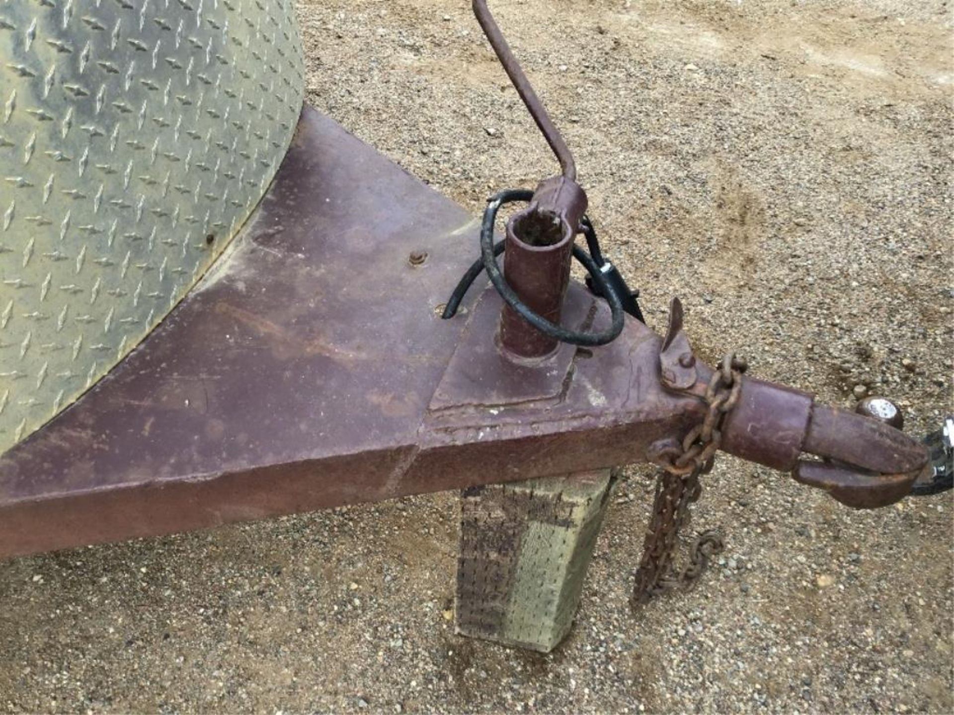 1982 Hickory King T/A Utility Trailer VIN 398574 The new 7-Wire plugin needs rewiring. - Image 6 of 8