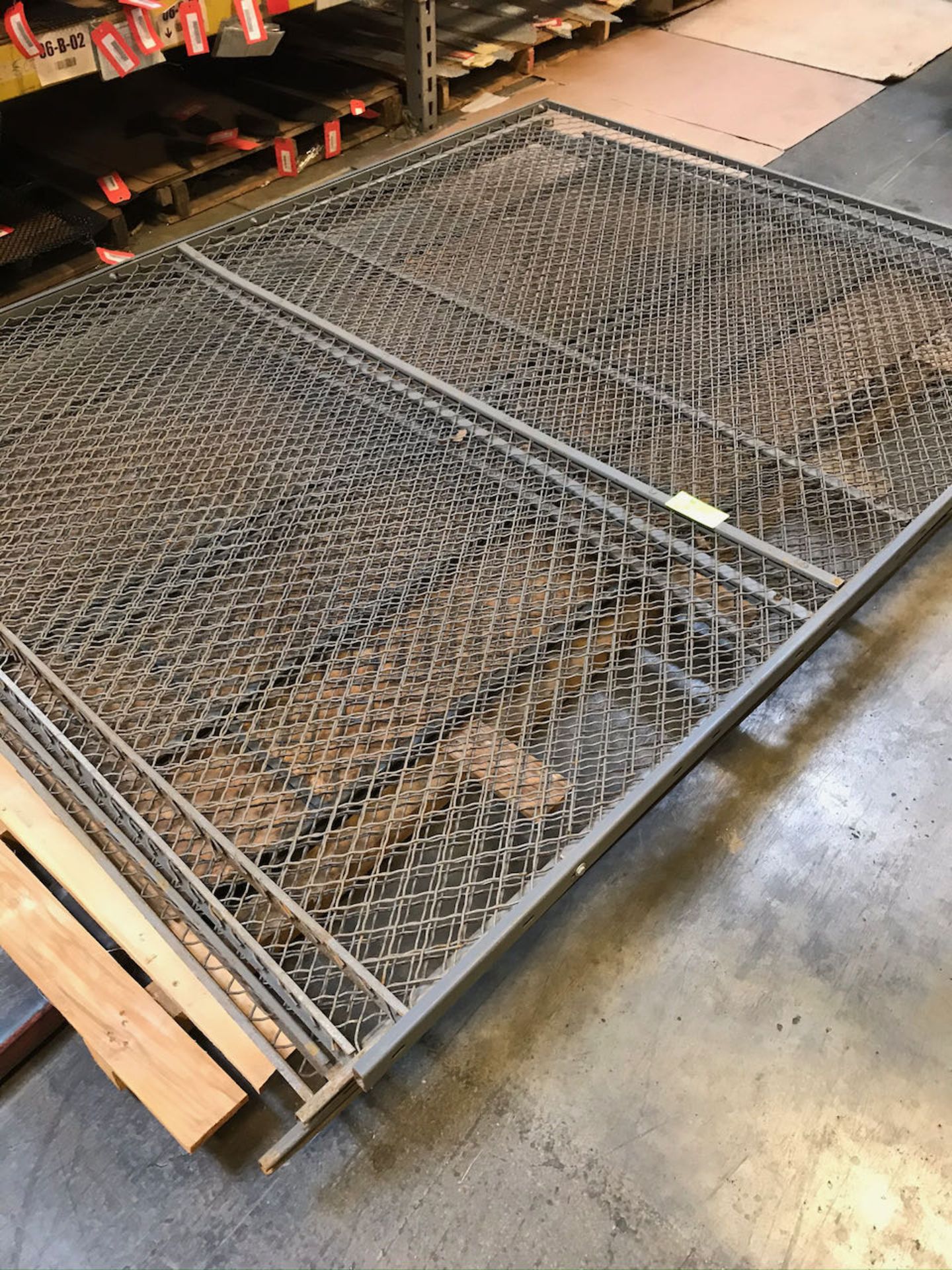 4 sections of metal fencing