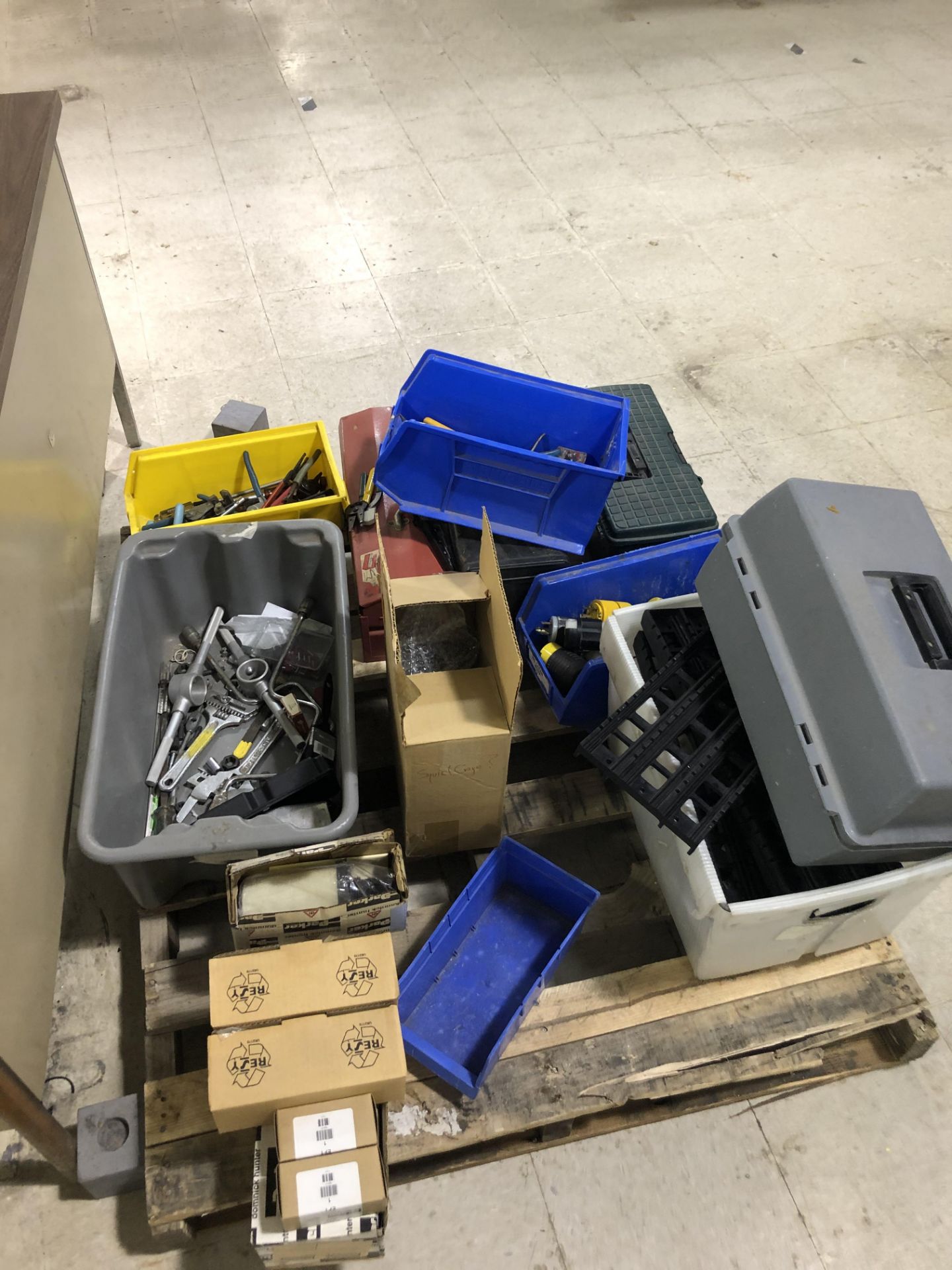 Pallet of Tools and parts - Image 2 of 2