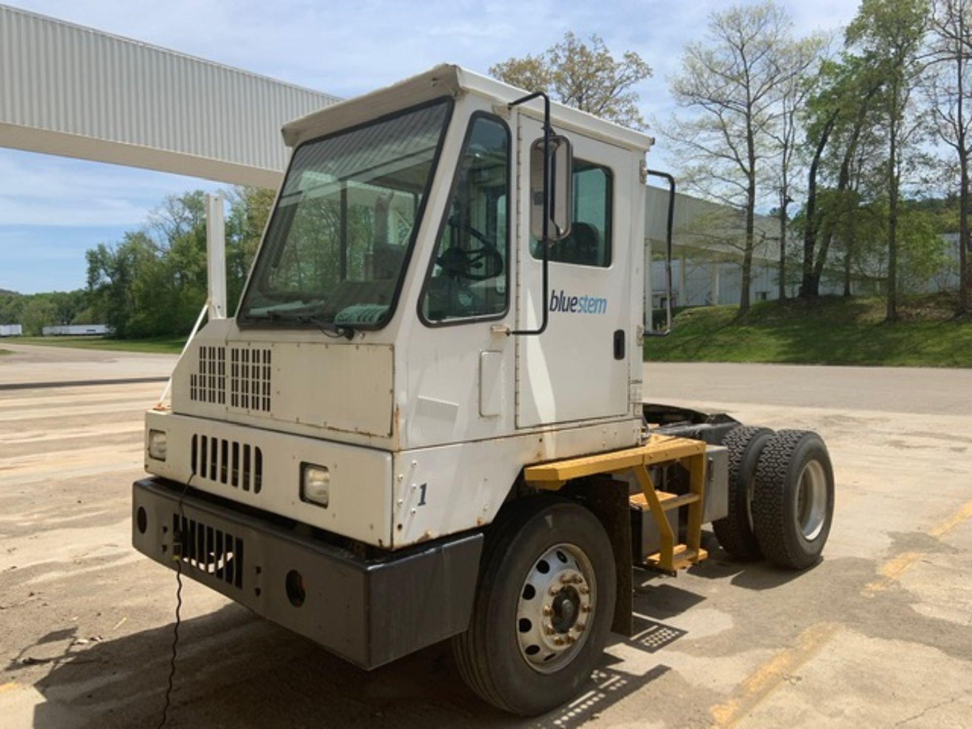 Yard Truck - Kalmar (42520) white Model #: 30, S/n: 308754 Miles as of Feb 2021: 42520 - Image 2 of 7