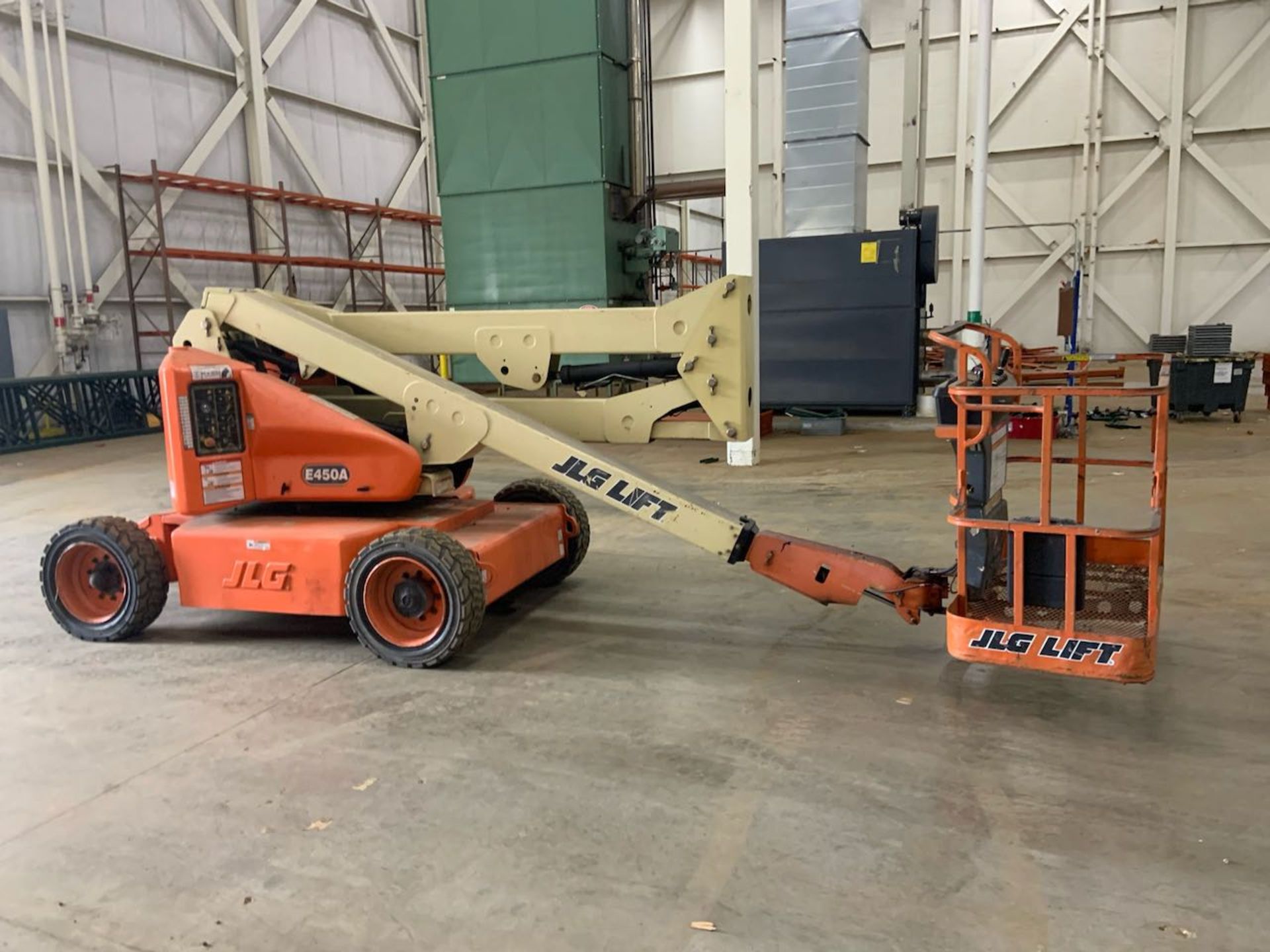 JLG E450A boom Lift