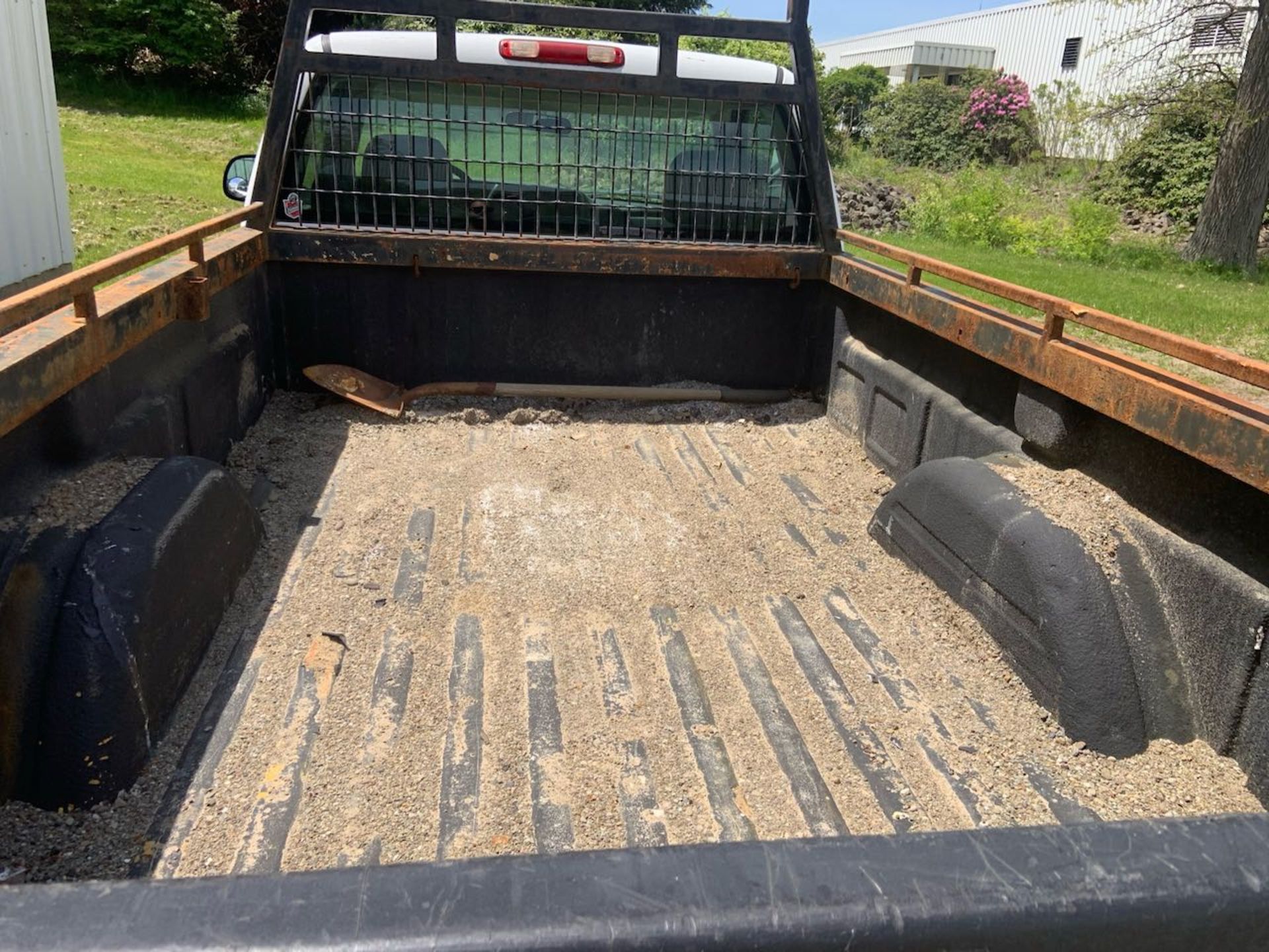 GMC 2500HD single cab, 129,272 miles, with snow plow - Image 8 of 9