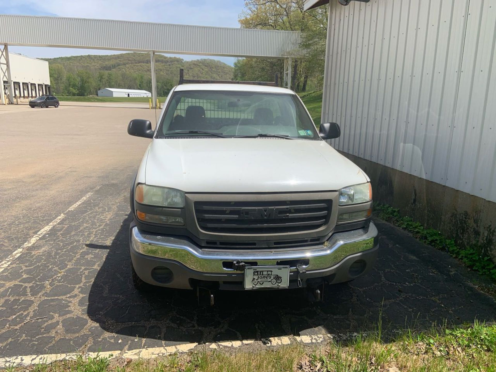 GMC 2500HD single cab, 129,272 miles, with snow plow - Image 2 of 9