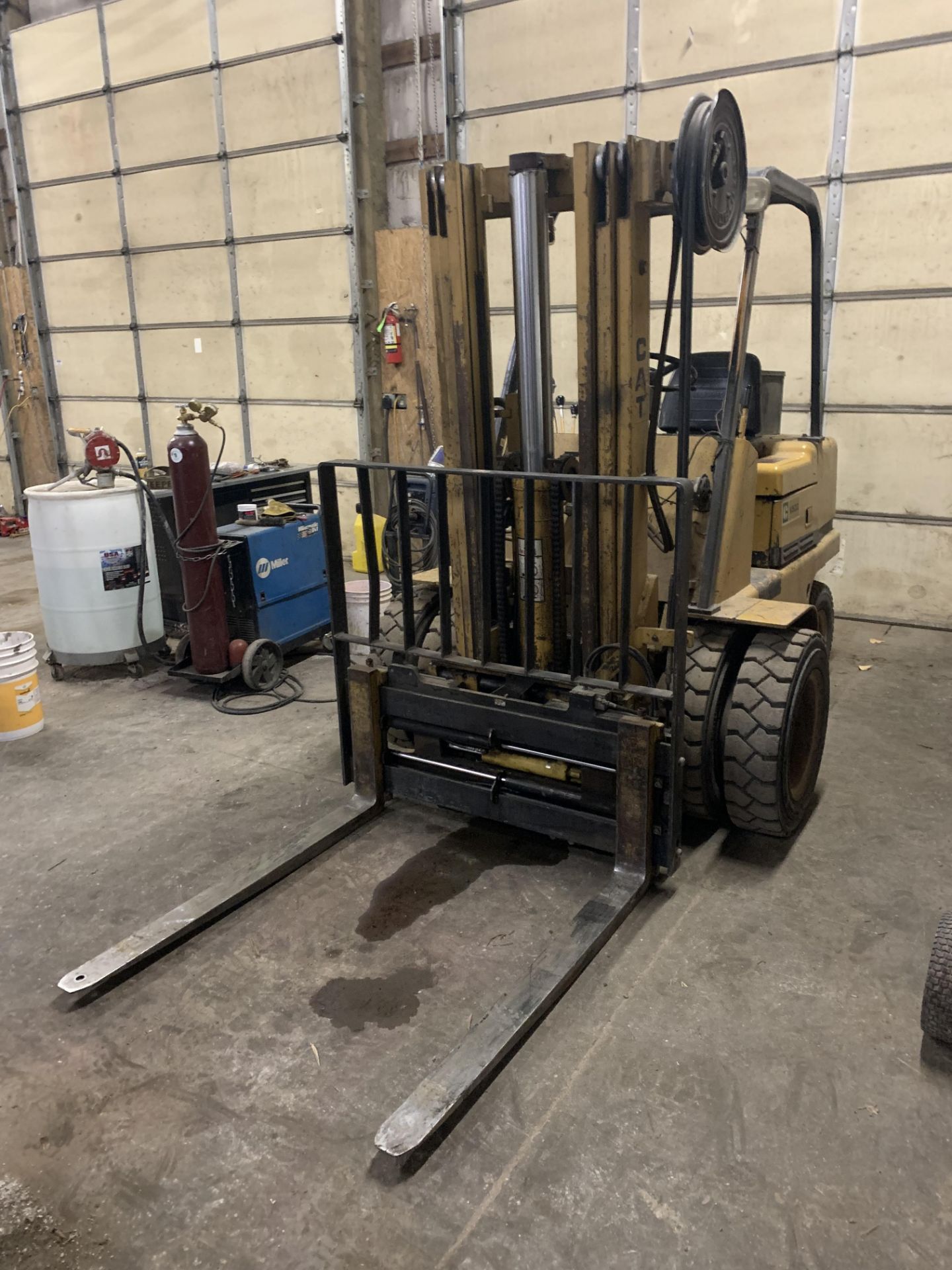 Caterpillar V50C (year unknown, est 1980) Forklift - Image 5 of 5