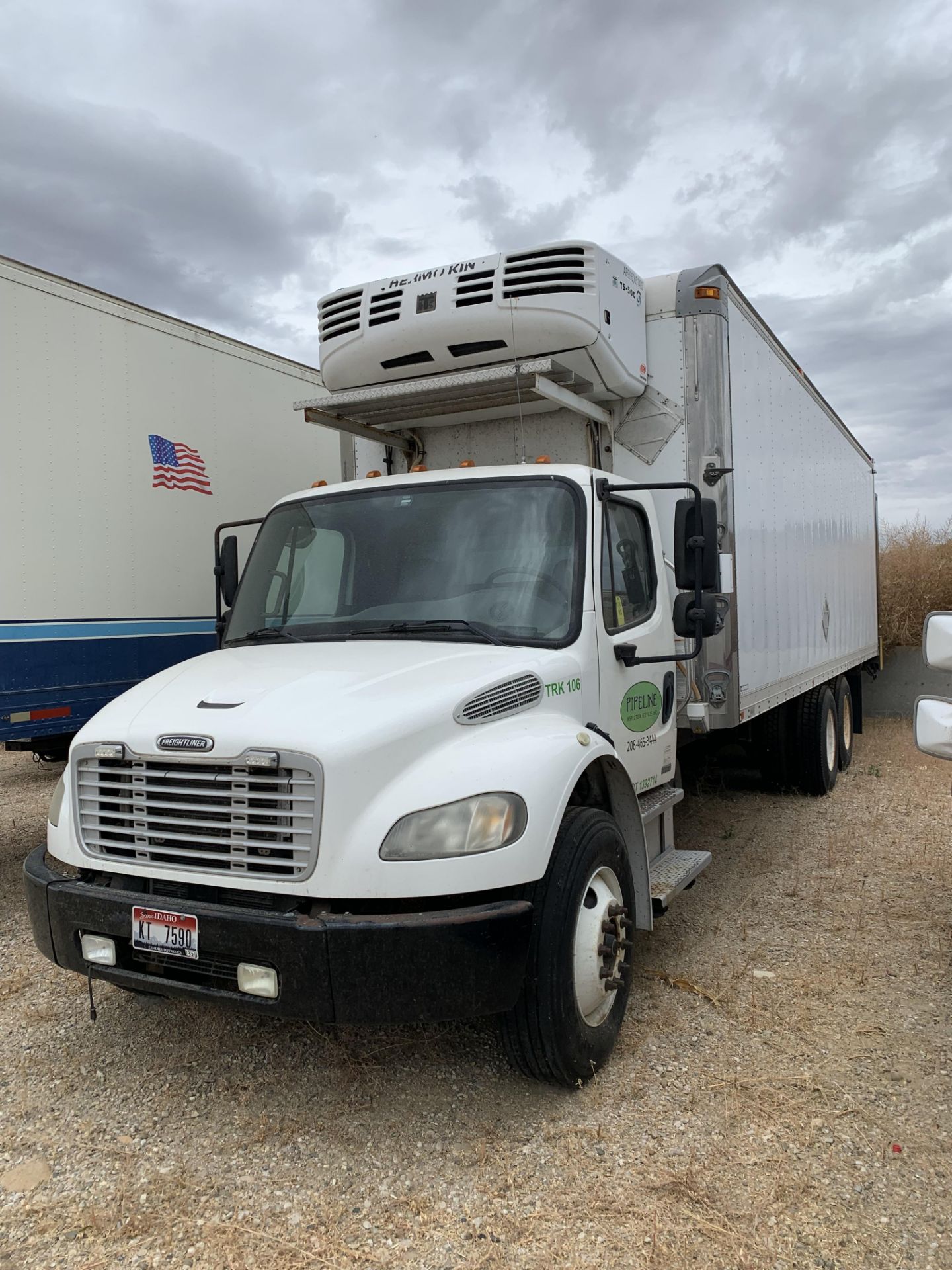 2007 Freightliner Business Class M2 106 / Medium Duty refrigerated truck. VIN: 1FVHCYDC77DY81493