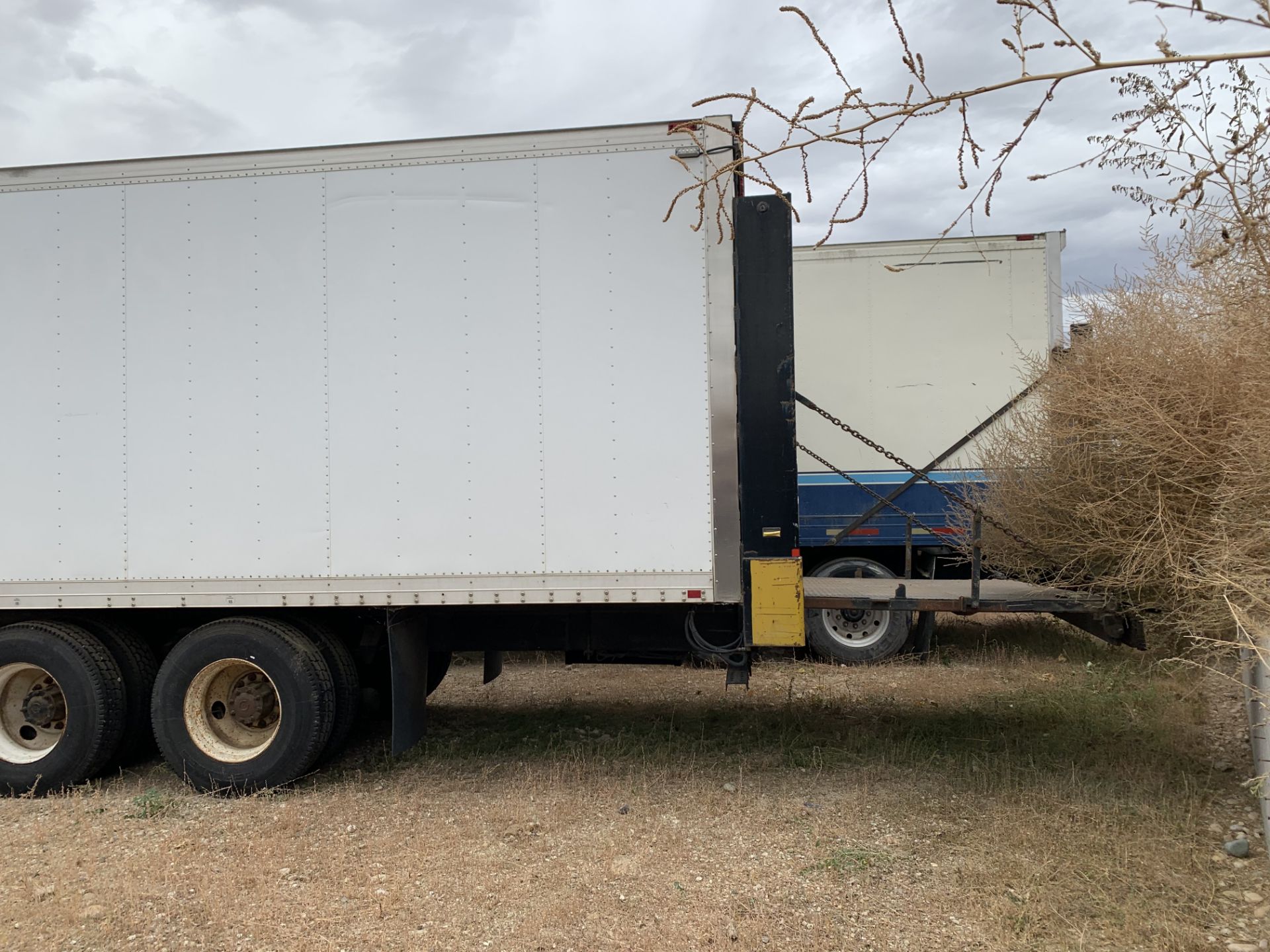 2007 Freightliner Business Class M2 106 / Medium Duty refrigerated truck. VIN: 1FVHCYDC77DY81493 - Image 7 of 9