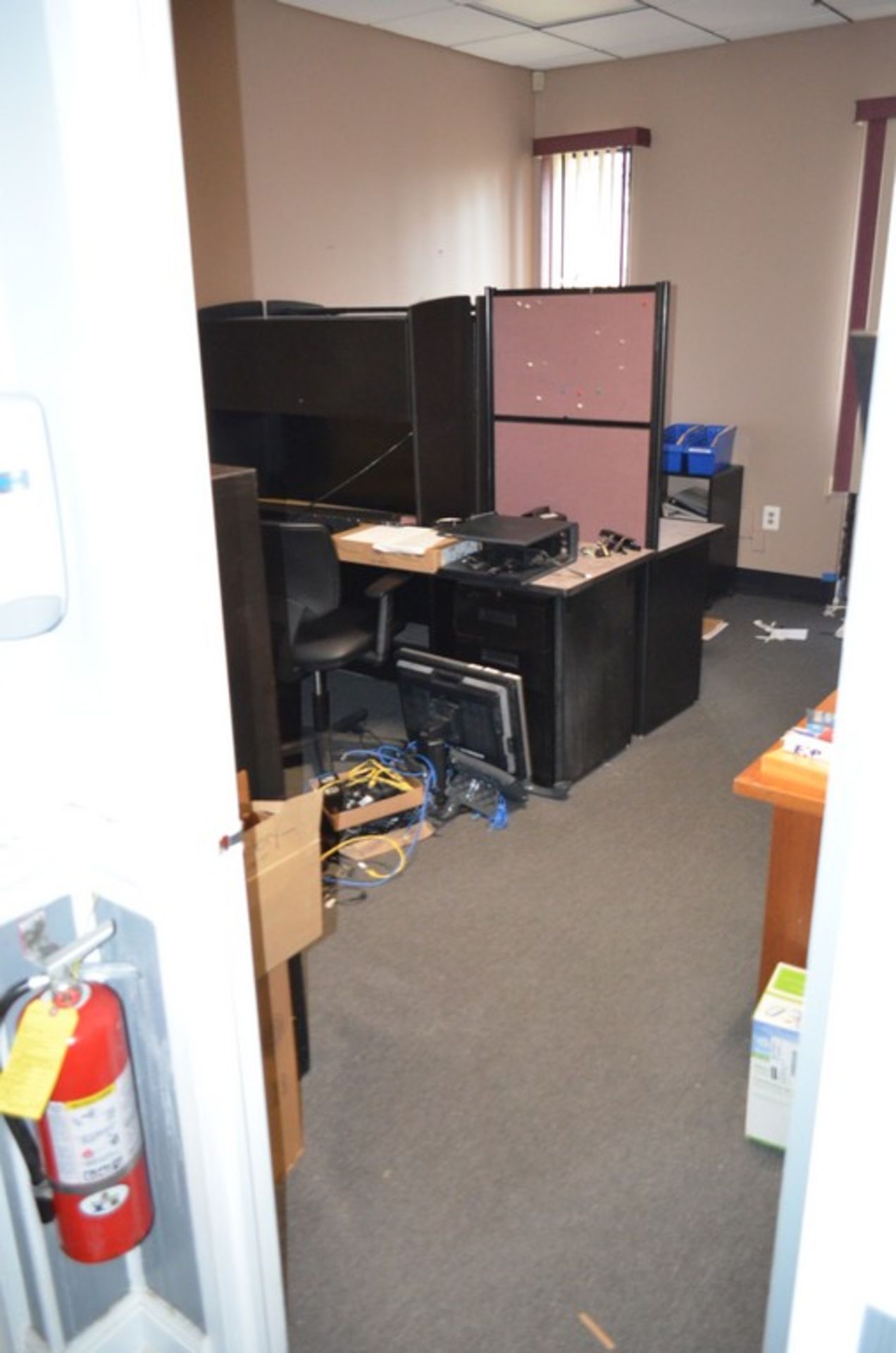 Lot - Furniture in (2) Offices (Printer not Included); Location in Plant: Main Office Area - Image 5 of 7