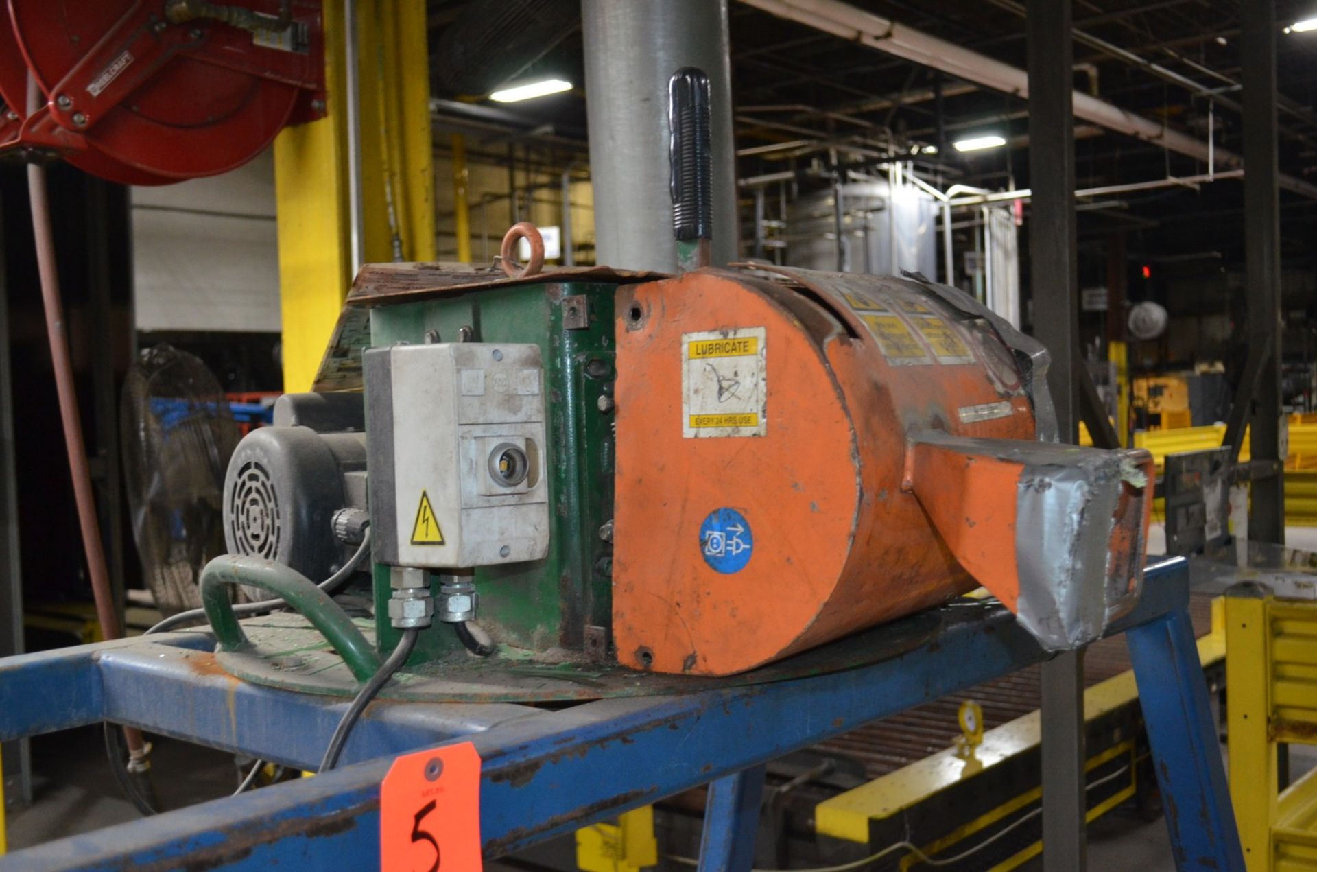 Sweed Banding Strap Chopper on Portable Stand; Location In Plant: Line 1 Depalletizer Area - Image 2 of 3