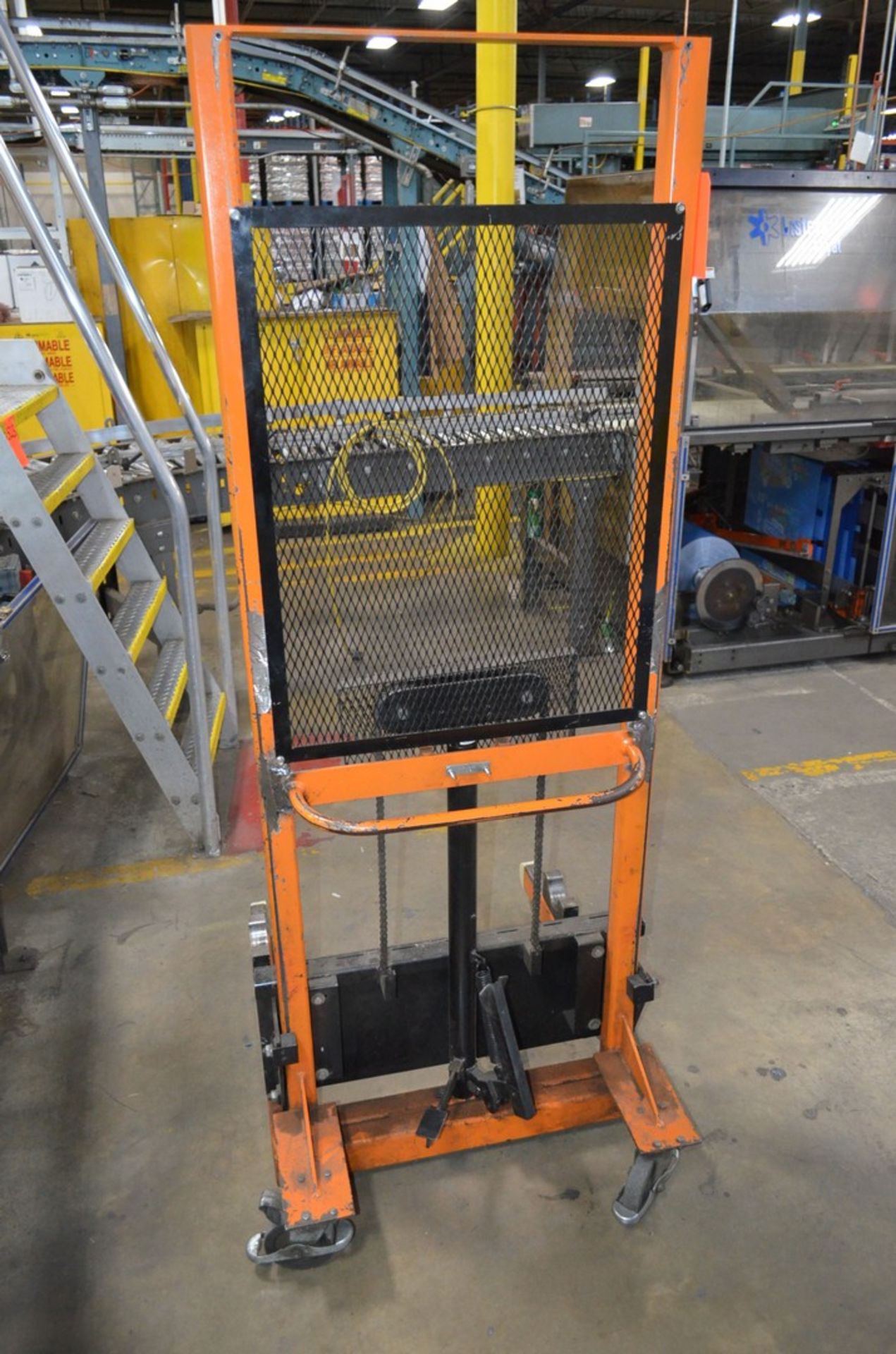Hydraulic Lift Cart Location in Plant: 800 Milik Street, Warehouse Area - Image 3 of 4