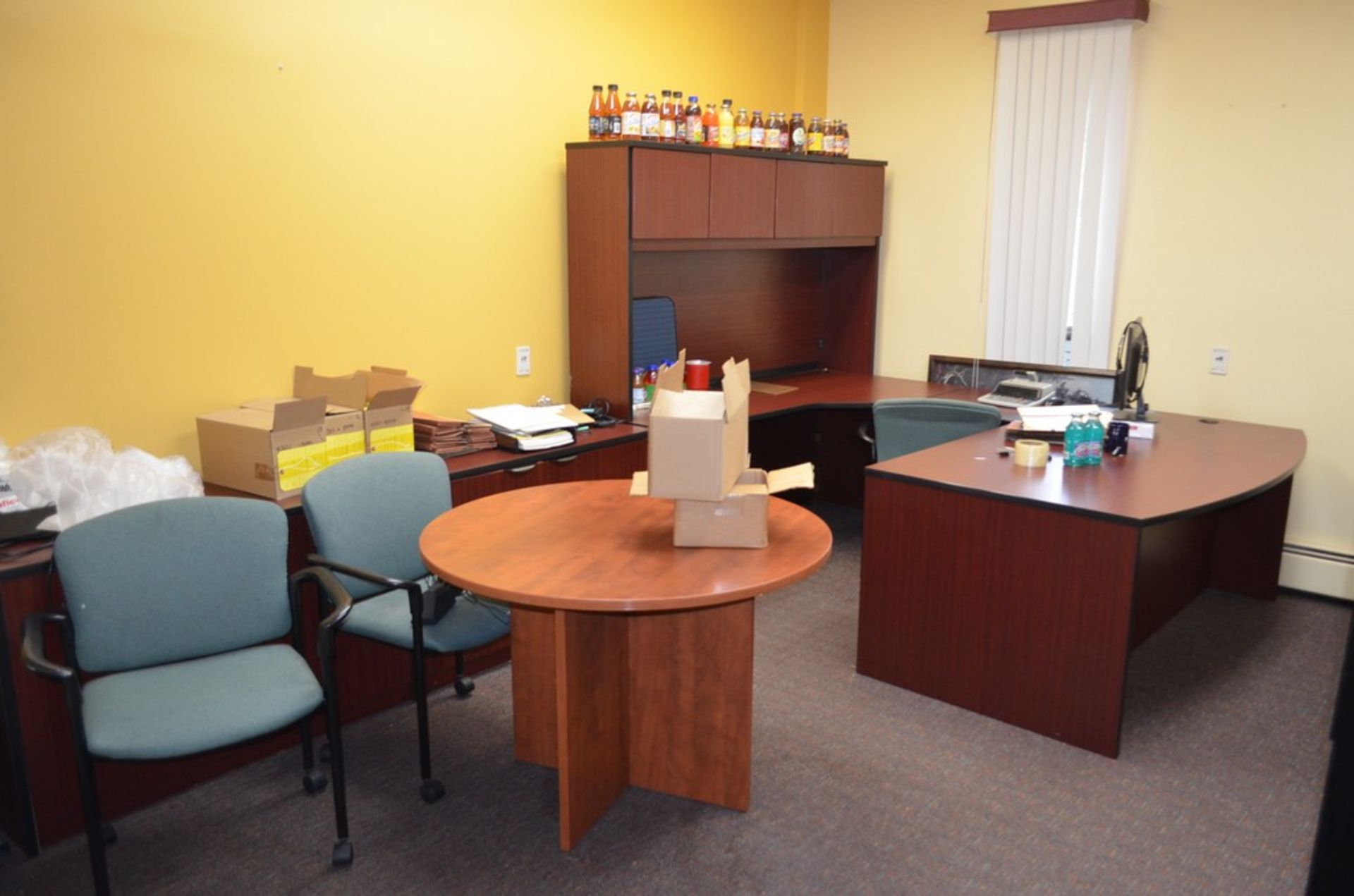 Lot - Furniture in (2) Offices (Printer not Included); Location in Plant: Main Office Area - Image 2 of 7