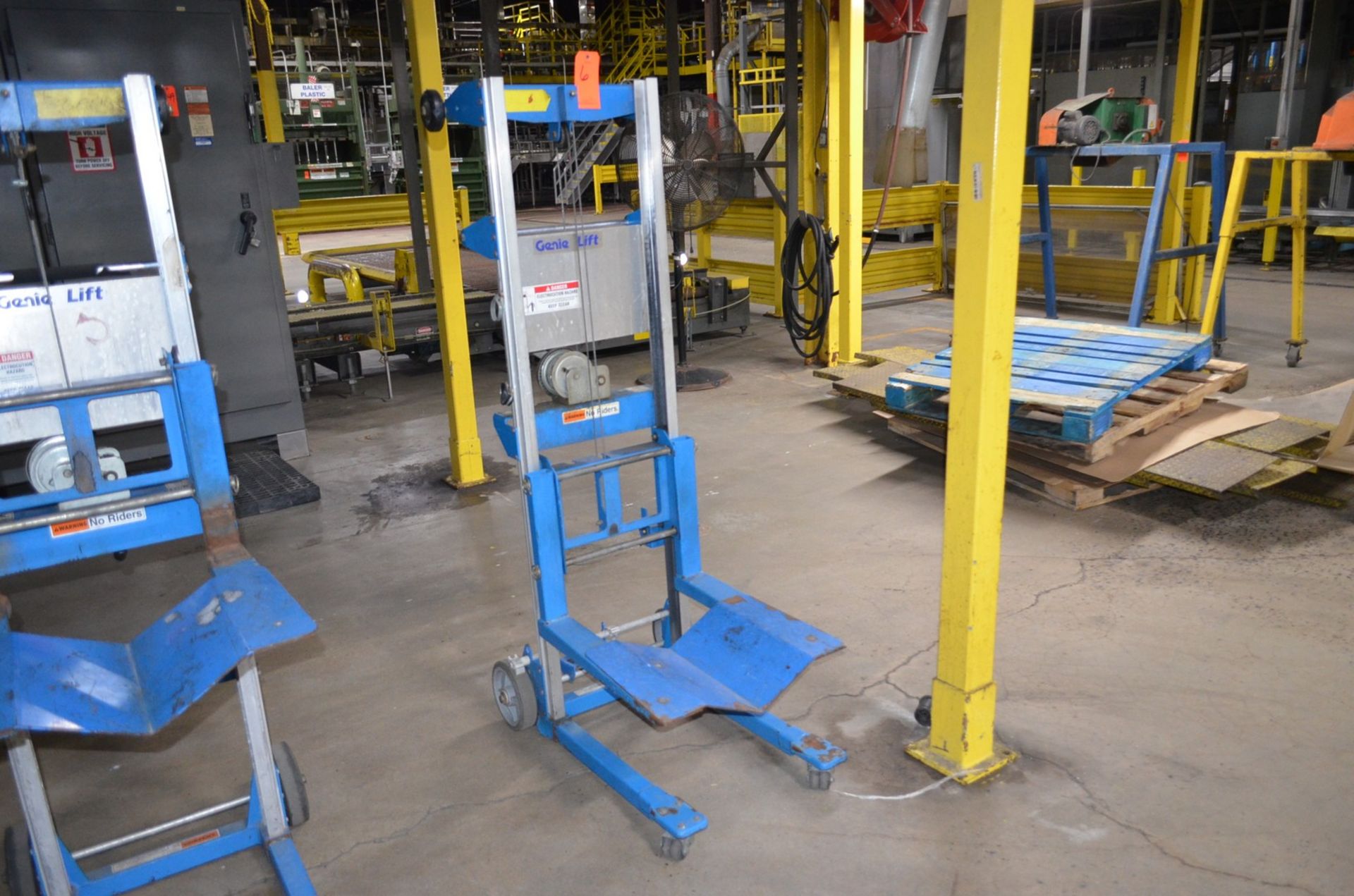 Genie GL4 500 lb Capacity Material Lift; Location in Plant: Line 1 Depalletizer Area