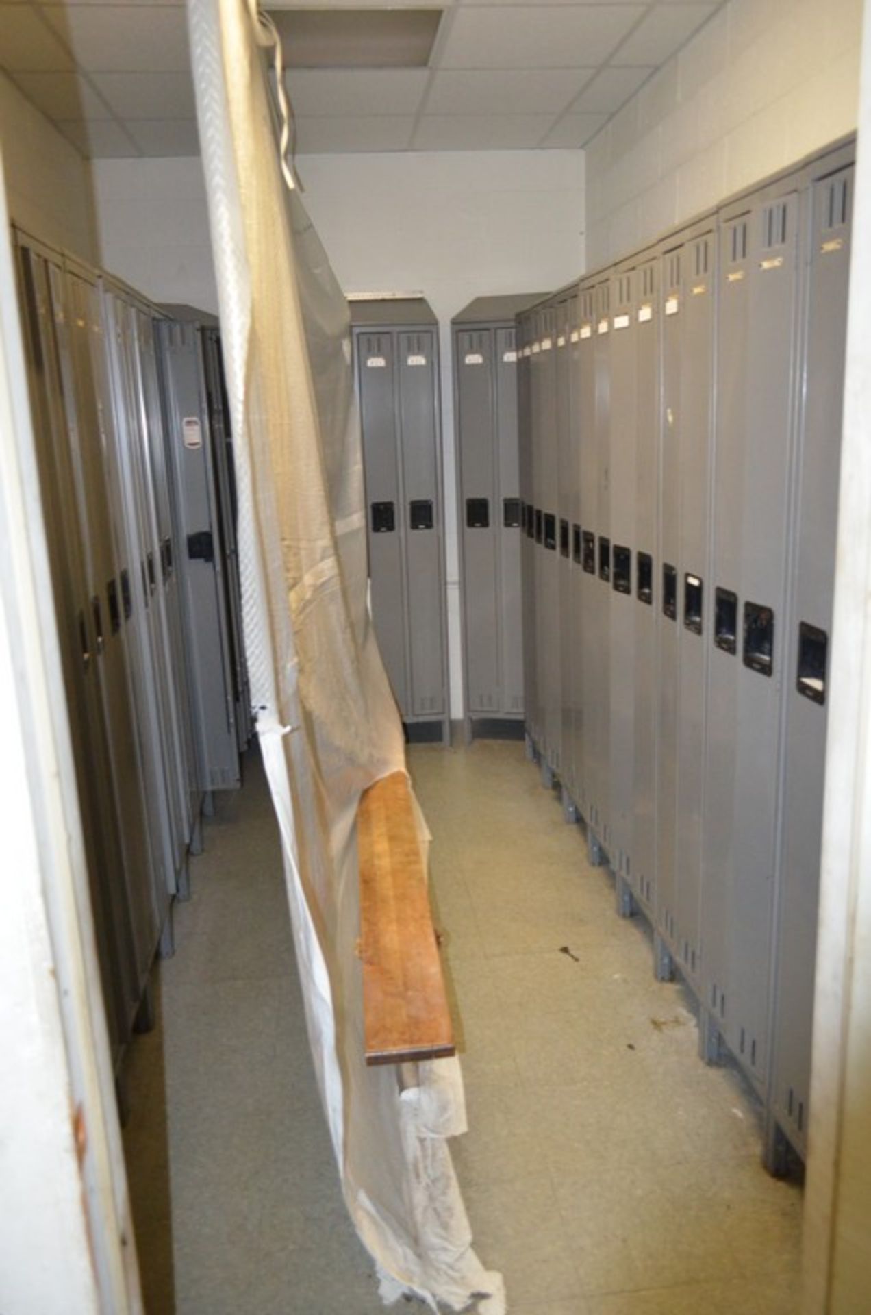 (Approx) 120 Lockers; Location in Plant: Outside Main Offices on Mezzanine - Image 4 of 4