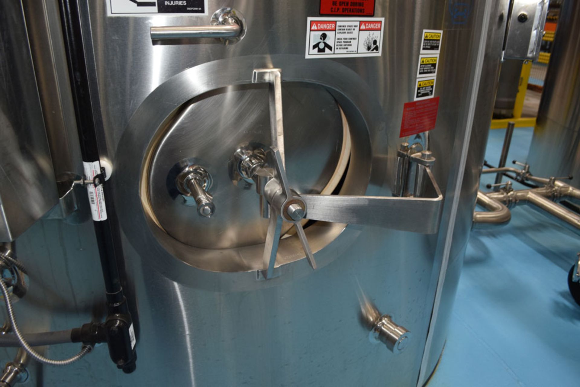 7,000 Gallon, 316L Walker WEP40192640 Stainless Steel Vertical Tank, Closed Top, Flat Bottom ( - Image 3 of 8