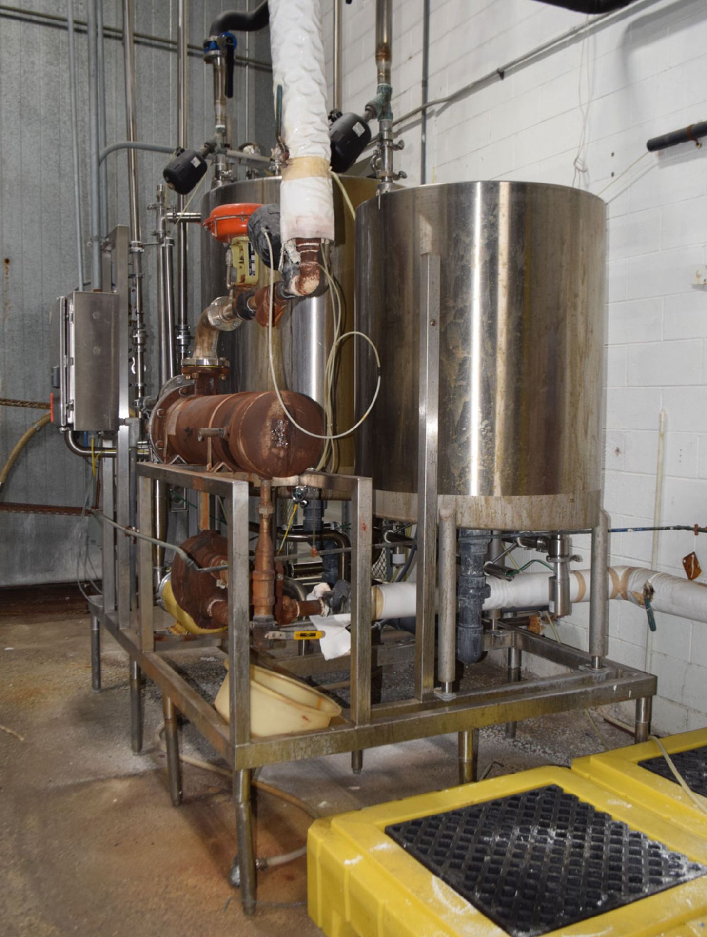 Complete Skid Mounted Two Tank CIP System Including Approximate 200 Gallon Stainless Steel Closed - Image 2 of 14