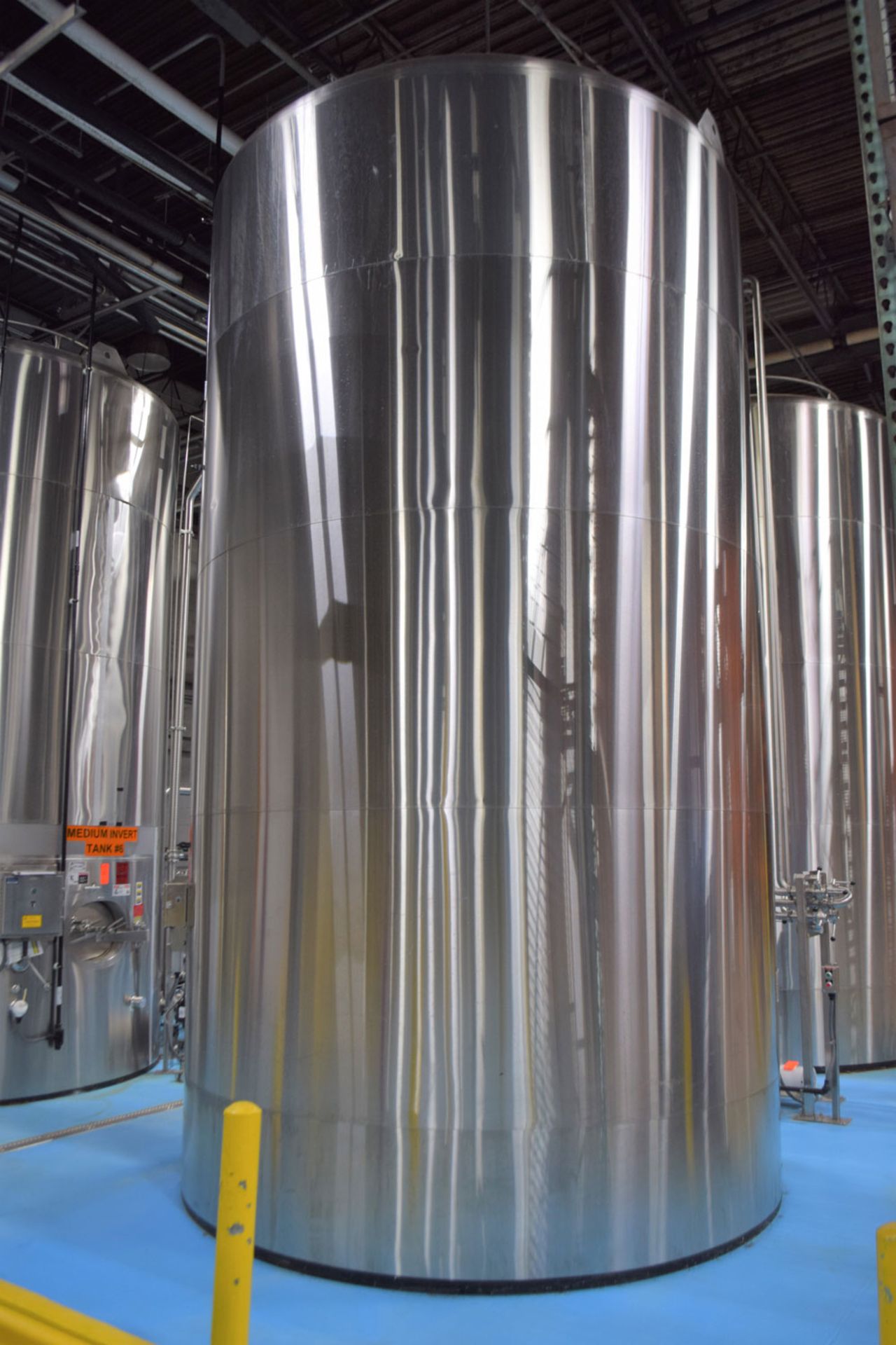 7,000 Gallon, 316L Walker WEP40192610 Stainless Steel Vertical Tank, Closed Top, Flat Bottom ( - Image 2 of 8