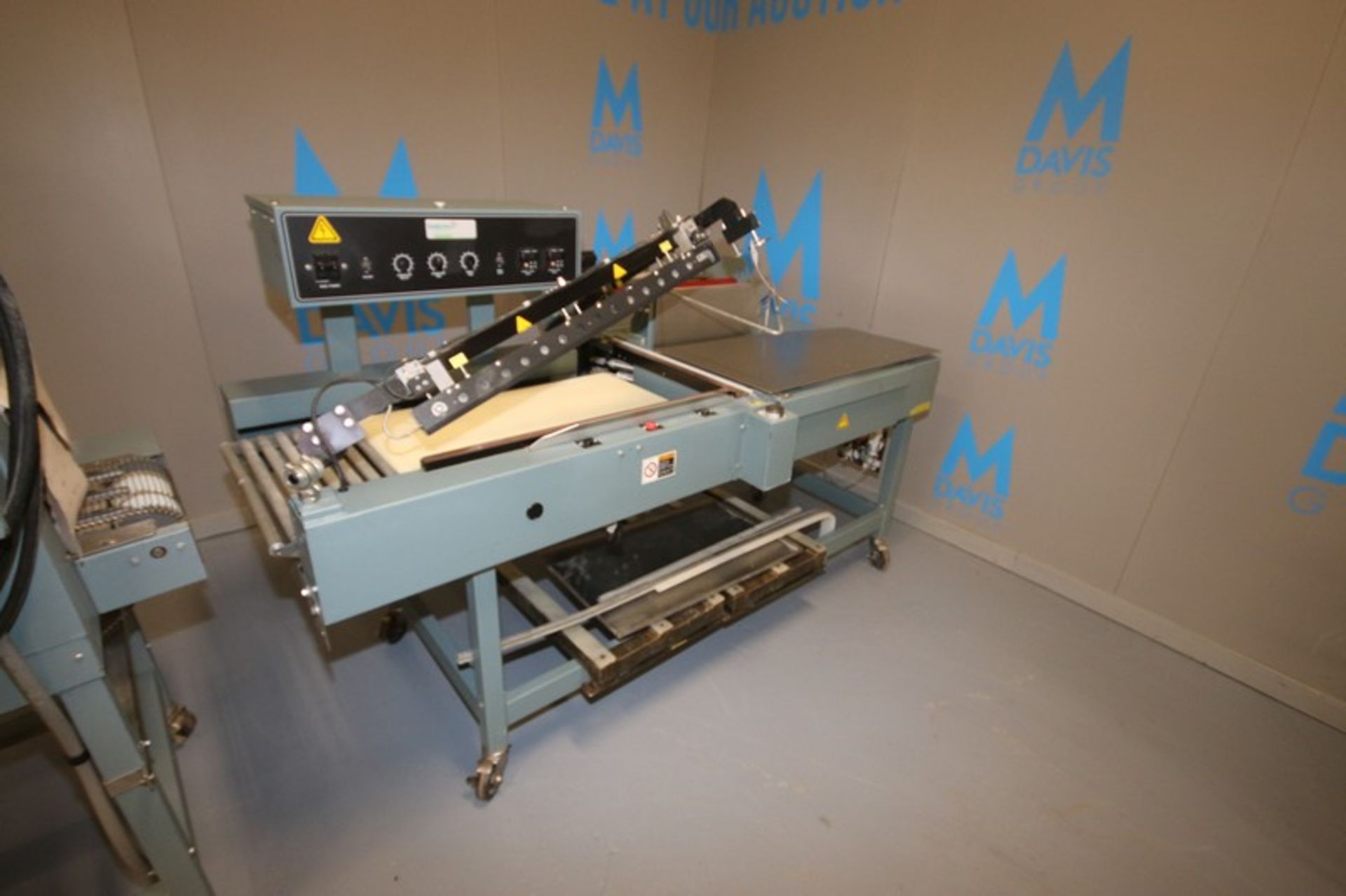 Shanklin Shrink Tunnel & L-Bar Sealer, Shrink Tunnel: M/N T6HCR, S/N T12090-01, 208 Volts, 1 - Image 14 of 16