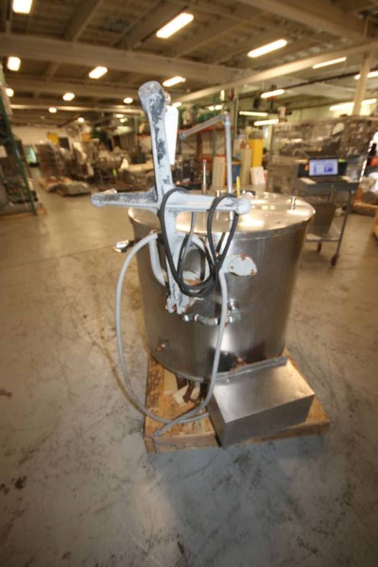 Aprox. 160 Gal. S/S Jacketed Vertical Tank, with Vertical S/S Agitation, Rear Mounted Drive - Image 5 of 14