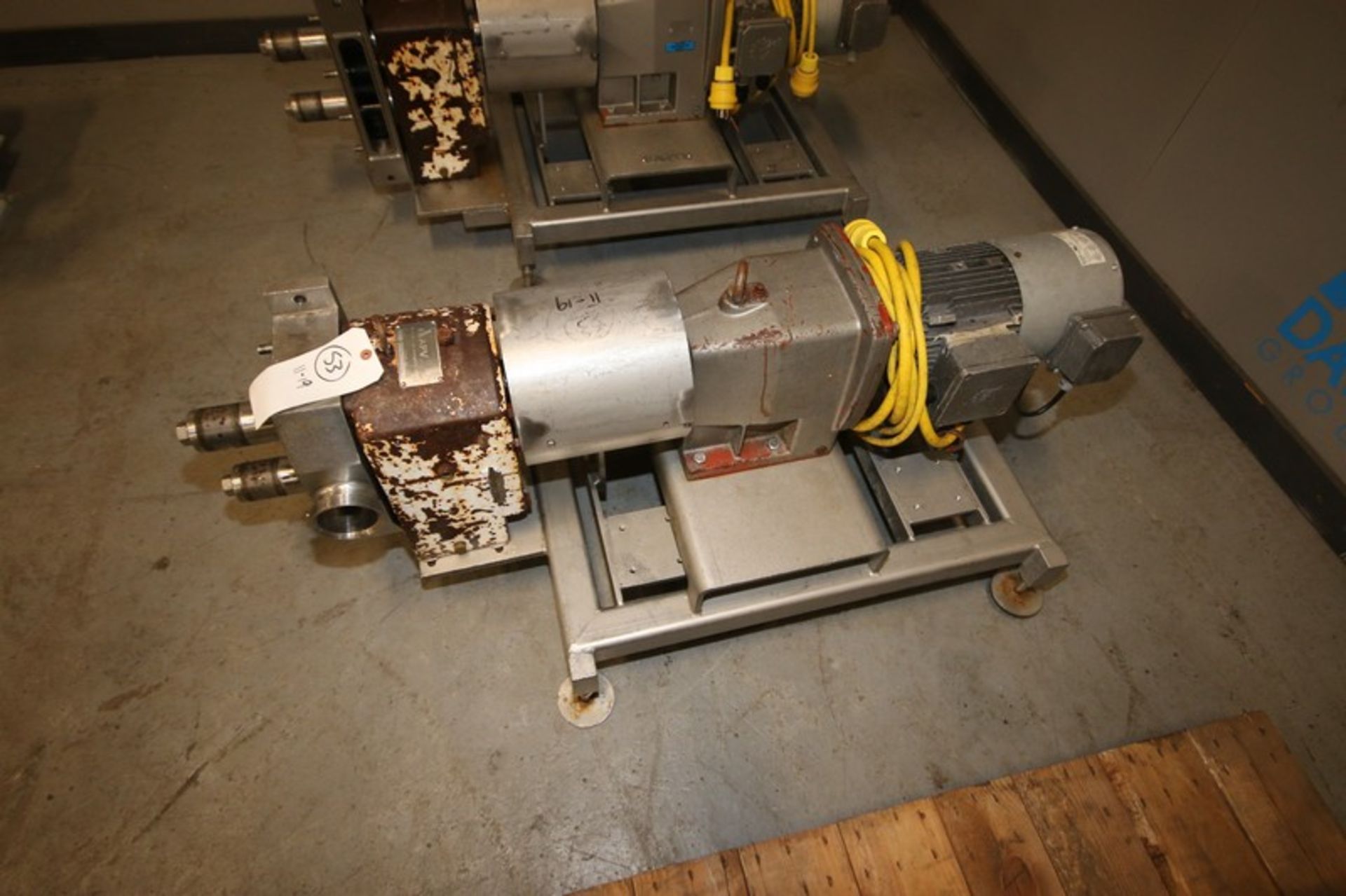 APV 5 hp Positive Displacement Pumps, Size: R4HD, - Image 6 of 9