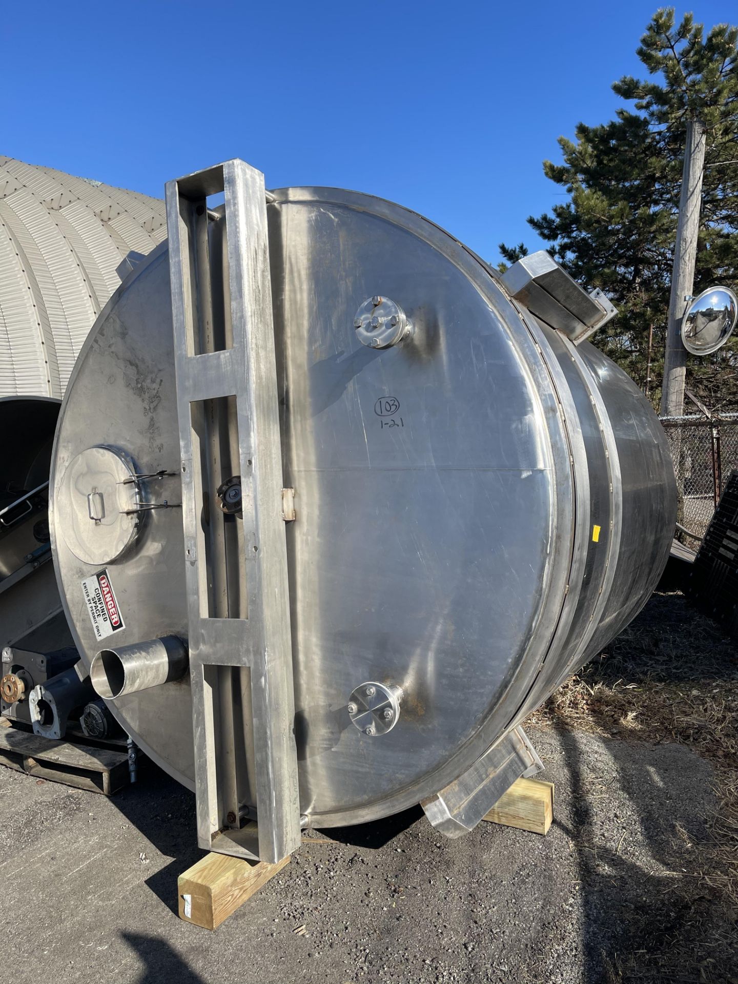 Aprox. 2,000 Gal Vertical Jacketed S/S Tank, with Sloped Flat Bottom, Top Mounted Hinged Manway, - Image 18 of 18